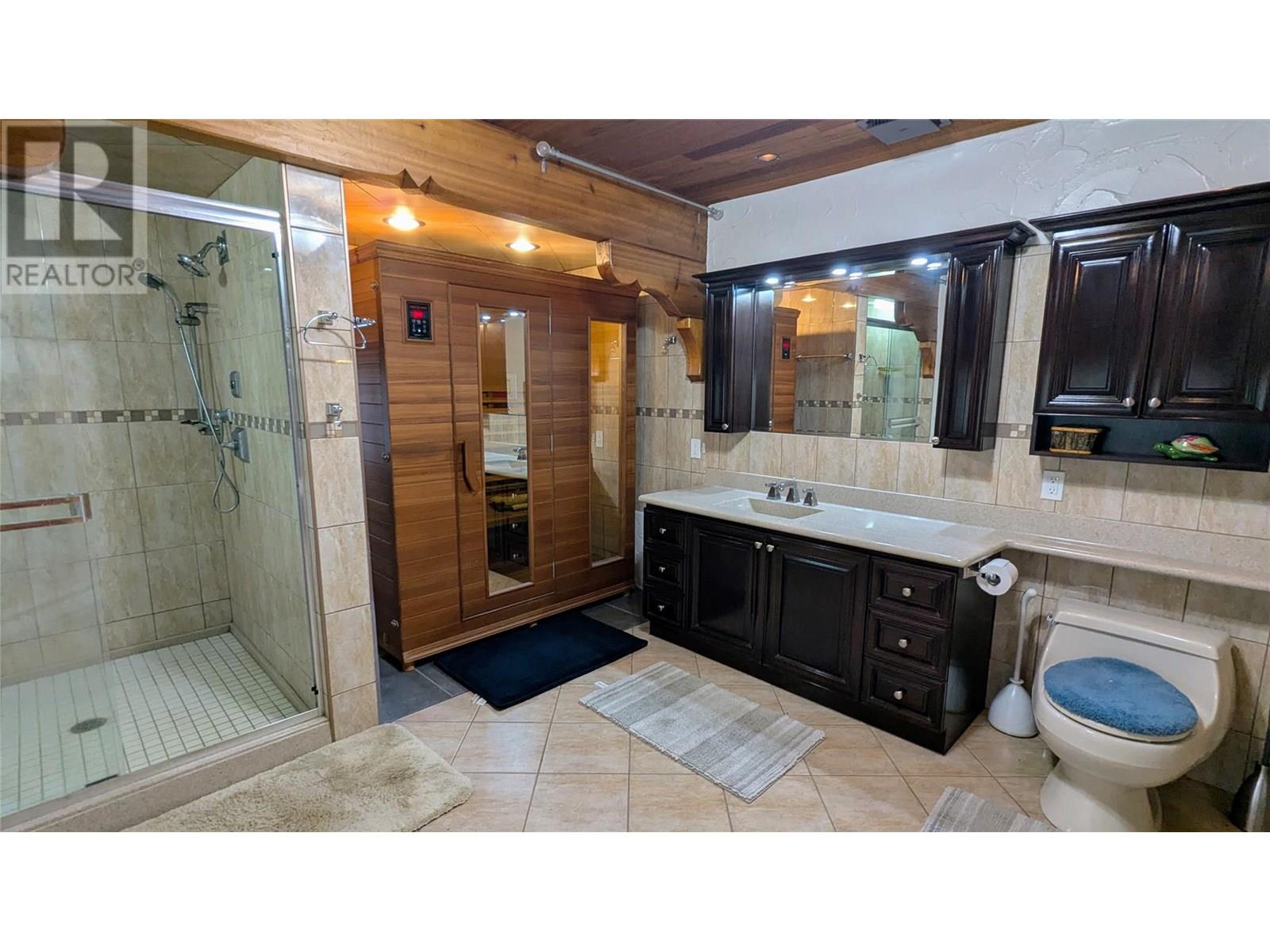 5761 Lautrup Road, Edgewater, British Columbia  V0A 1E0 - Photo 35 - 10354969
