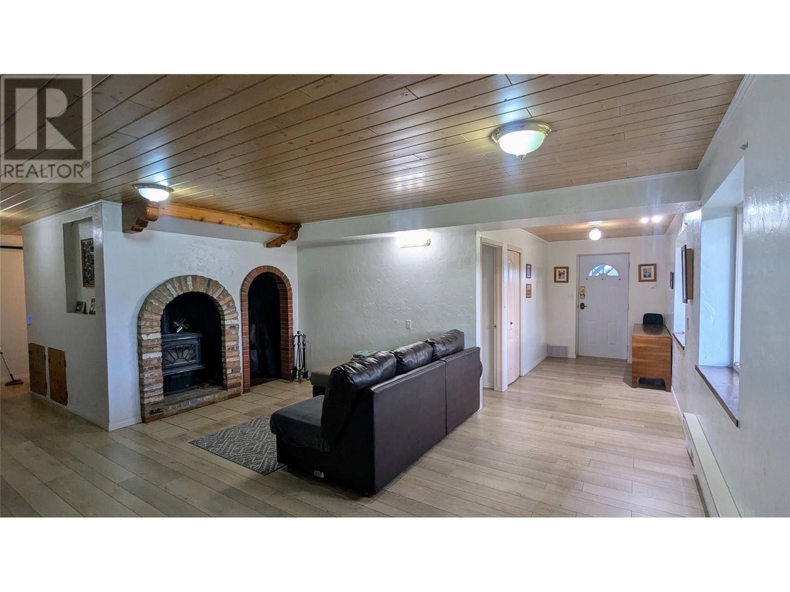 5761 Lautrup Road, Edgewater, British Columbia  V0A 1E0 - Photo 41 - 10354969