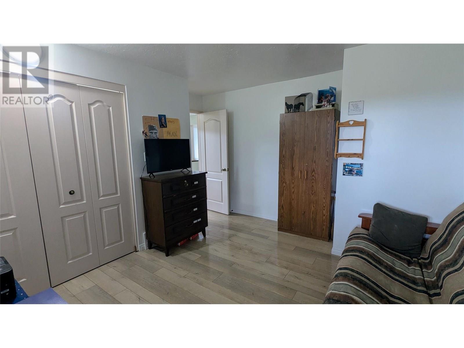 5761 Lautrup Road, Edgewater, British Columbia  V0A 1E0 - Photo 43 - 10354969