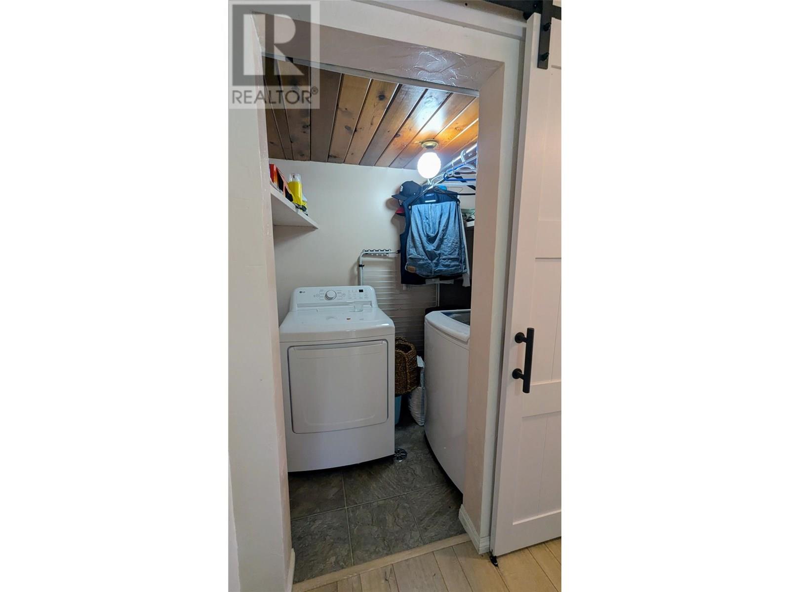 5761 Lautrup Road, Edgewater, British Columbia  V0A 1E0 - Photo 46 - 10354969