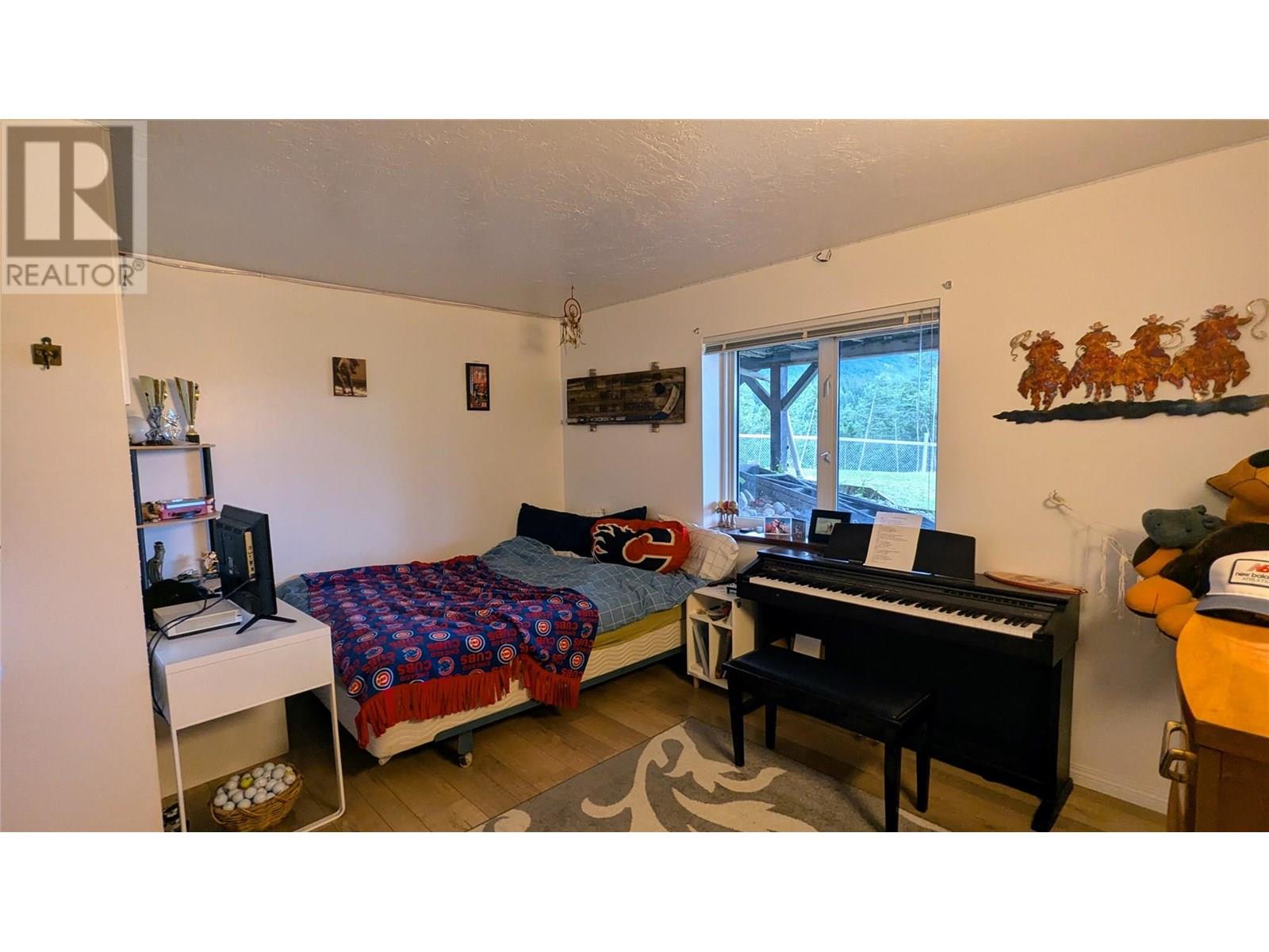 5761 Lautrup Road, Edgewater, British Columbia  V0A 1E0 - Photo 50 - 10354969