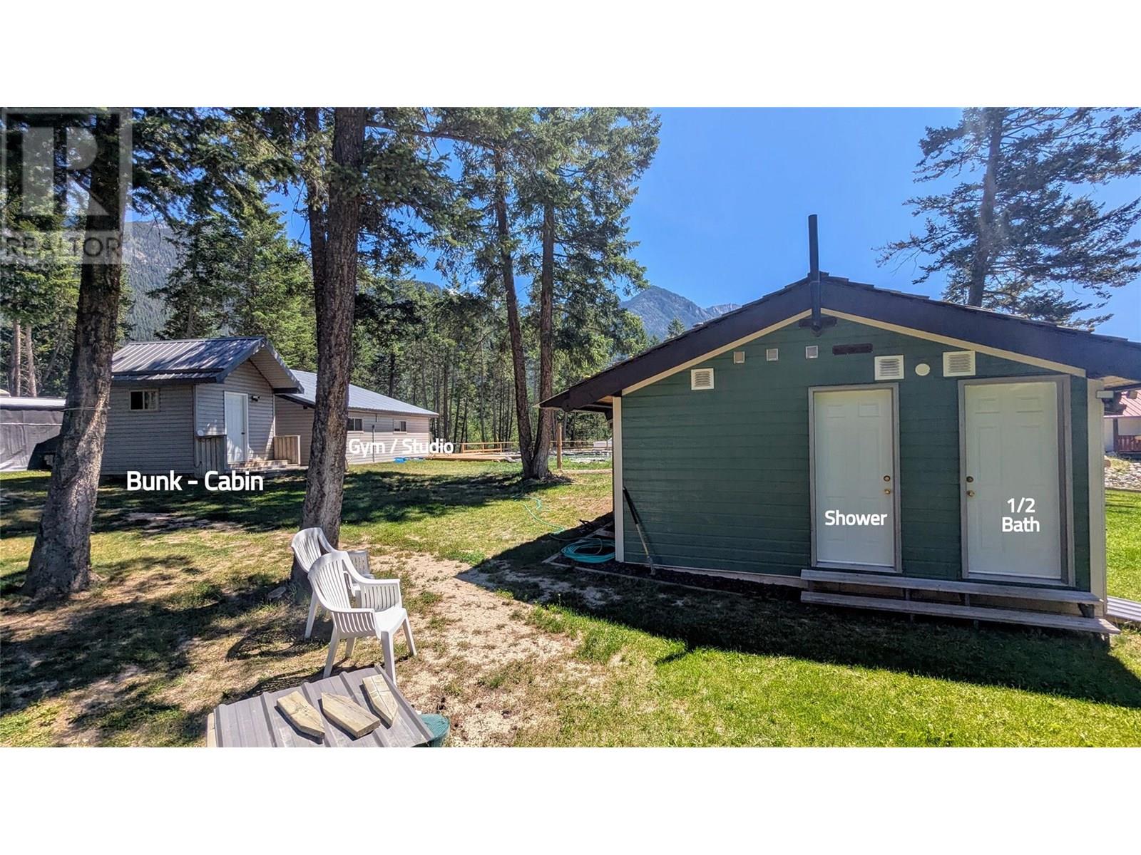 5761 Lautrup Road, Edgewater, British Columbia  V0A 1E0 - Photo 69 - 10354969
