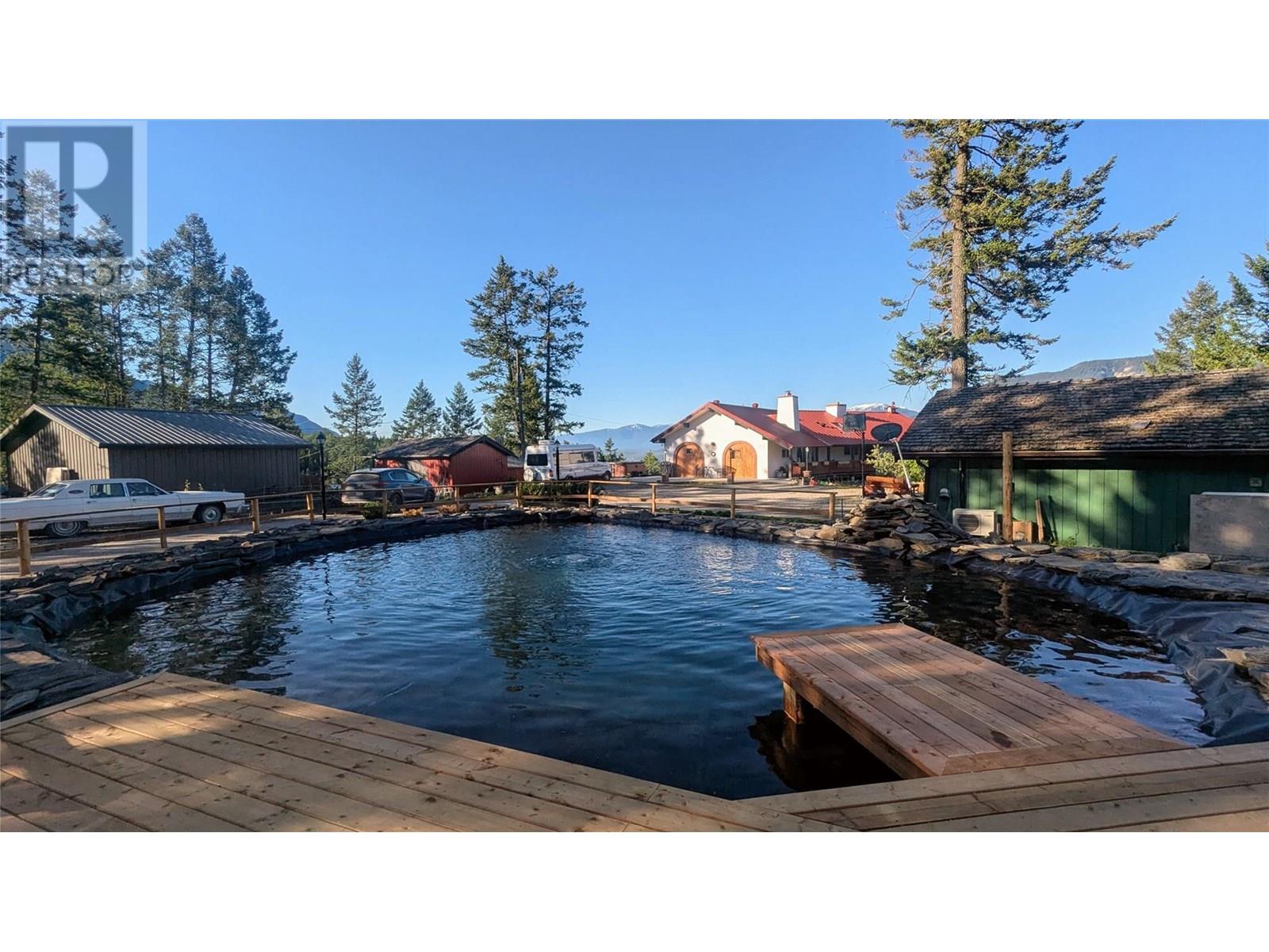 5761 Lautrup Road, Edgewater, British Columbia  V0A 1E0 - Photo 7 - 10354969