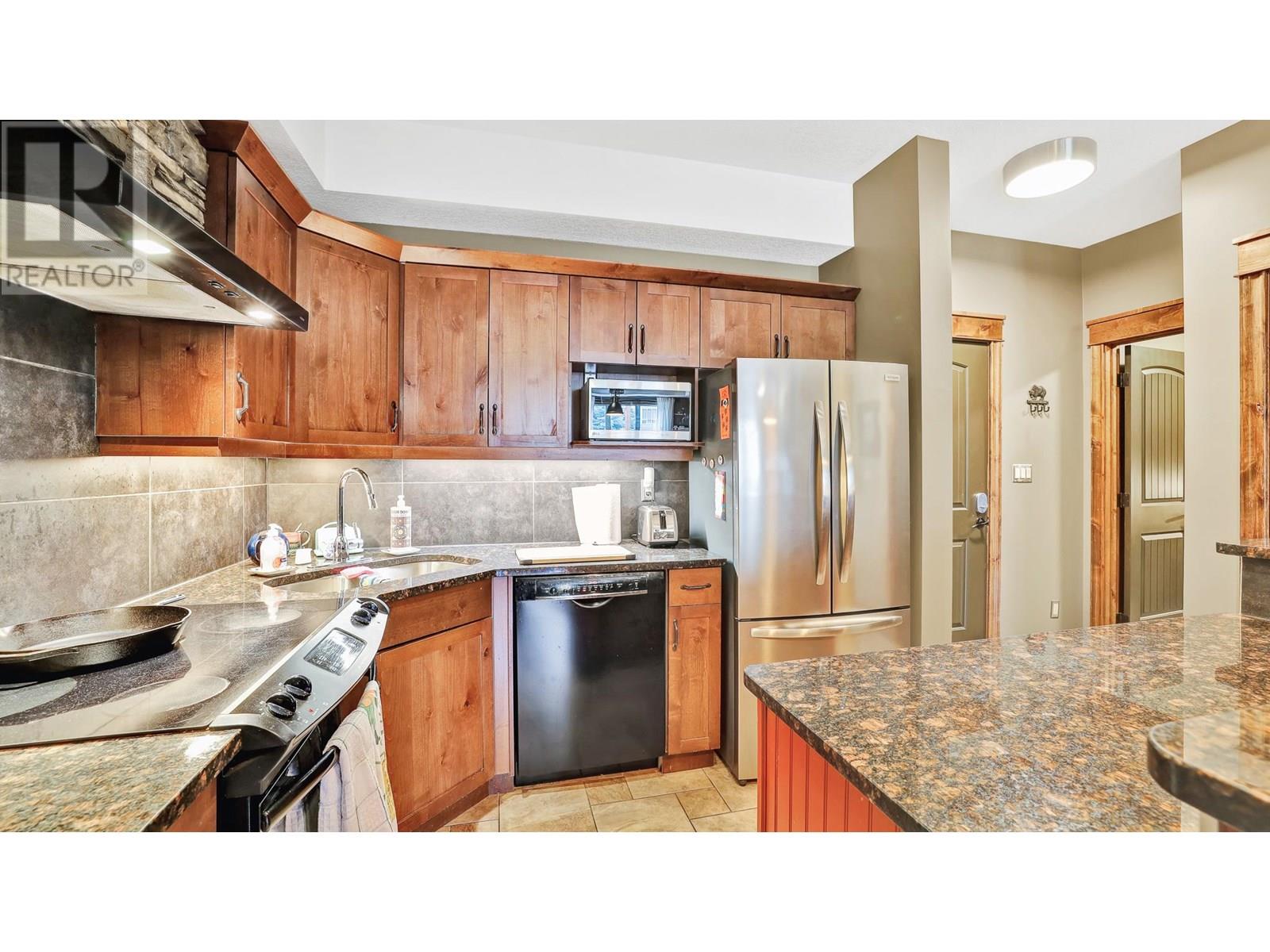 7495 Columbia Avenue Unit# 2111, Radium Hot Springs, British Columbia  V0A 1M0 - Photo 5 - 10355805