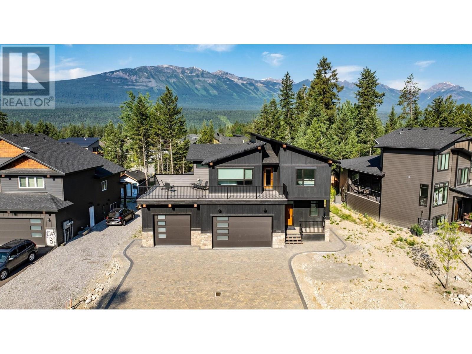 1538 Cedar Street, Golden, British Columbia  V0A 1H0 - Photo 1 - 10356226