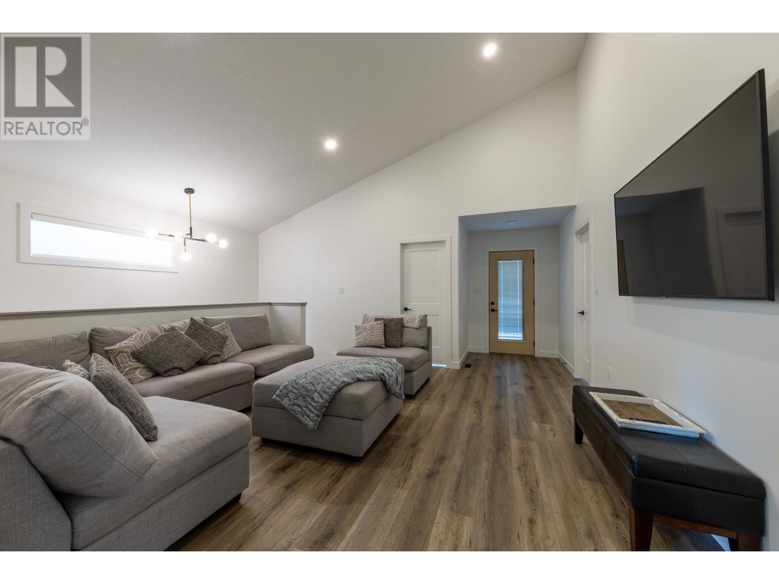 1538 Cedar Street, Golden, British Columbia  V0A 1H0 - Photo 33 - 10356226