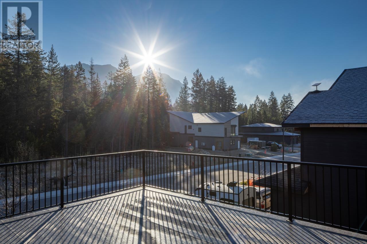 1538 Cedar Street, Golden, British Columbia  V0A 1H0 - Photo 8 - 10356226