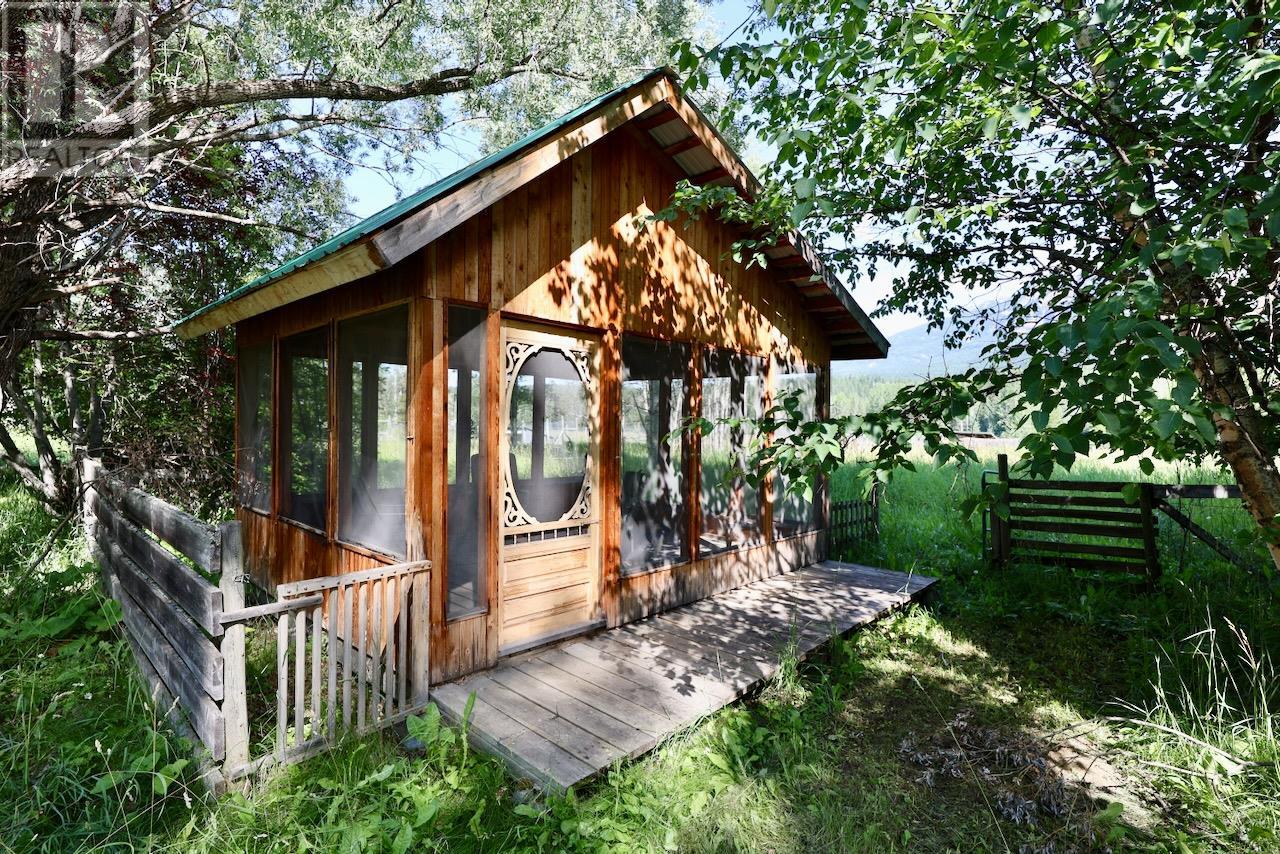 2383 Kettleston Road, Golden, British Columbia  V0A 1H0 - Photo 11 - 10356350