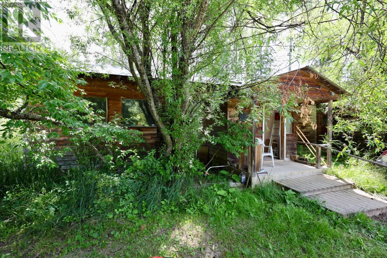 2383 Kettleston Road, Golden, British Columbia  V0A 1H0 - Photo 14 - 10356350