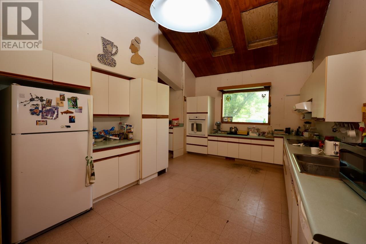 2383 Kettleston Road, Golden, British Columbia  V0A 1H0 - Photo 64 - 10356350