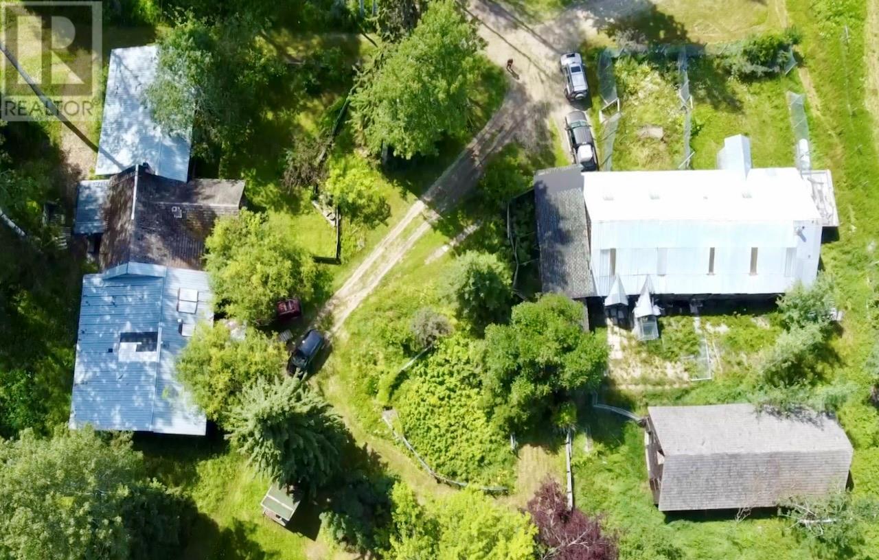 2383 Kettleston Road, Golden, British Columbia  V0A 1H0 - Photo 7 - 10356350