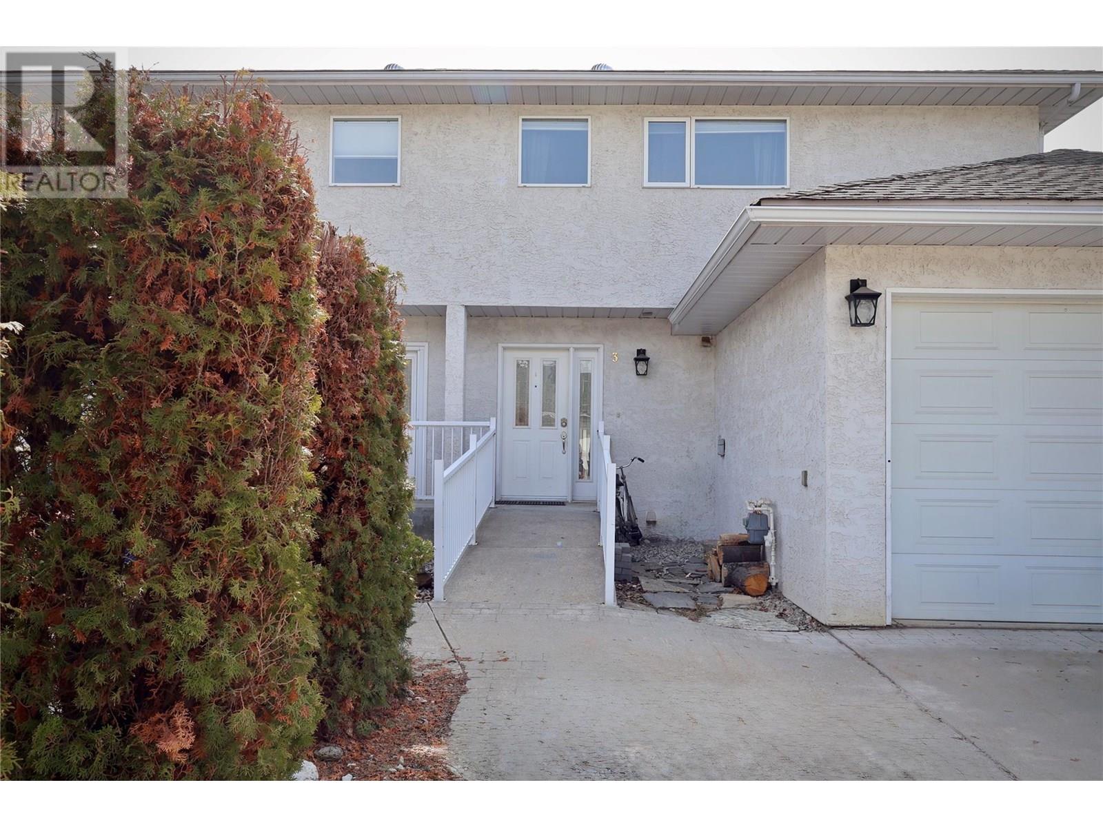 411 5th Avenue Unit# 3, Golden, British Columbia  V0A 1H0 - Photo 2 - 10356282