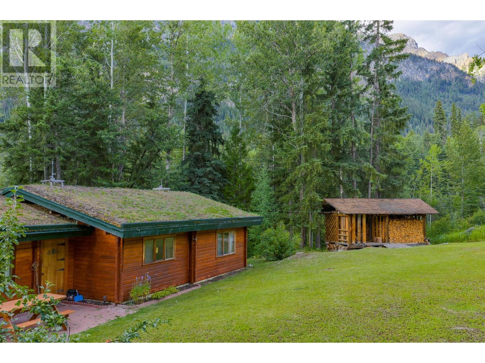 1739 Campbell Road, Golden, British Columbia  V0A 1H7 - Photo 15 - 10356379