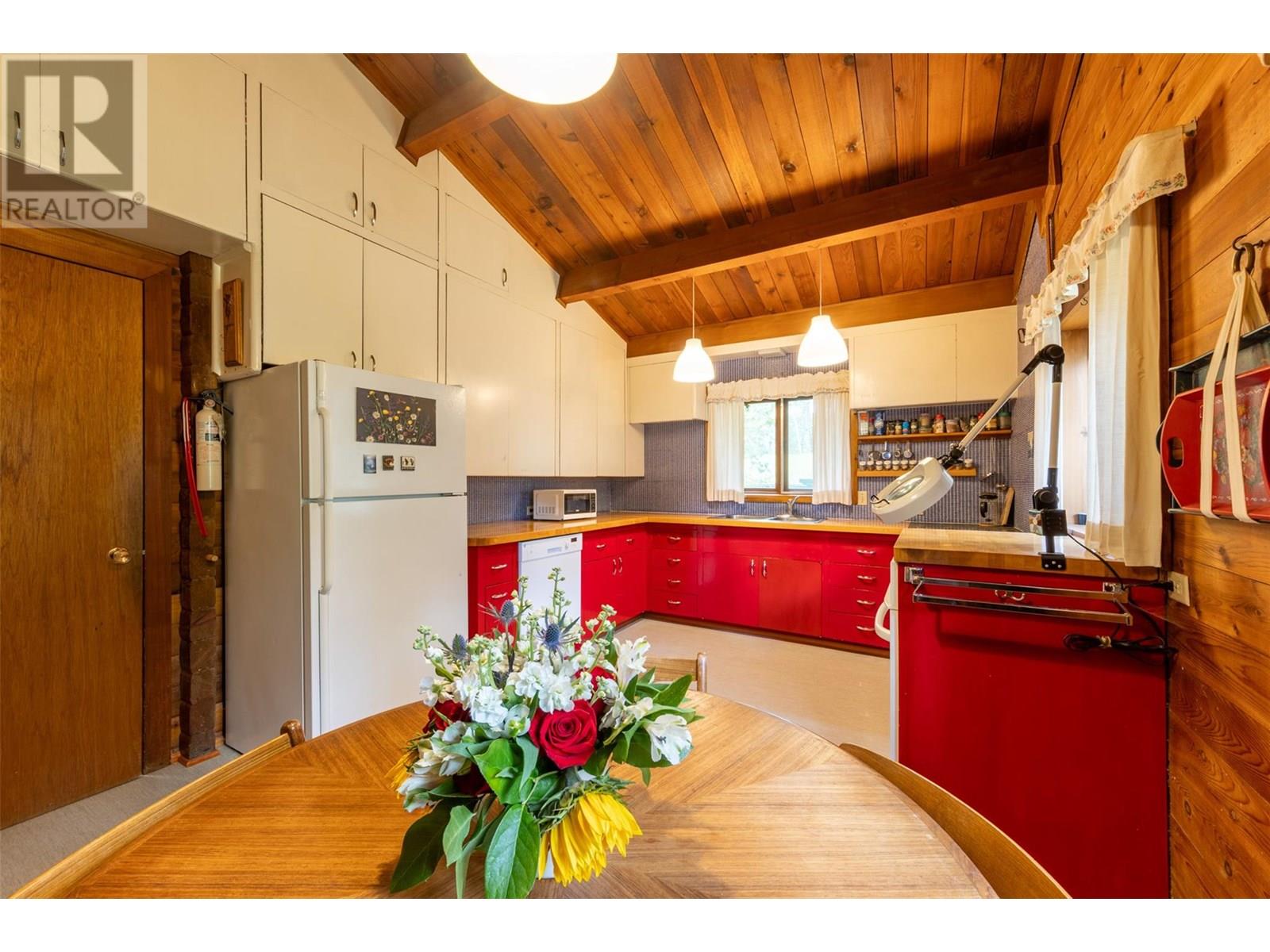 1739 Campbell Road, Golden, British Columbia  V0A 1H7 - Photo 25 - 10356379