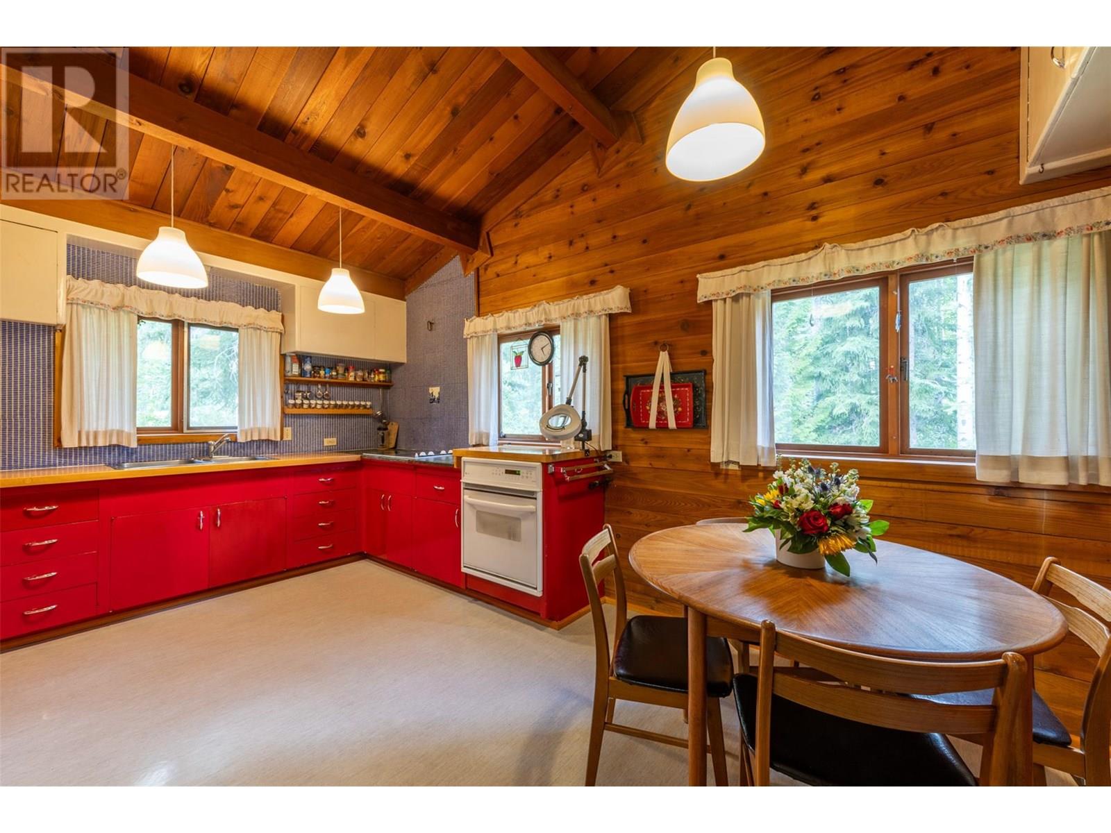 1739 Campbell Road, Golden, British Columbia  V0A 1H7 - Photo 26 - 10356379