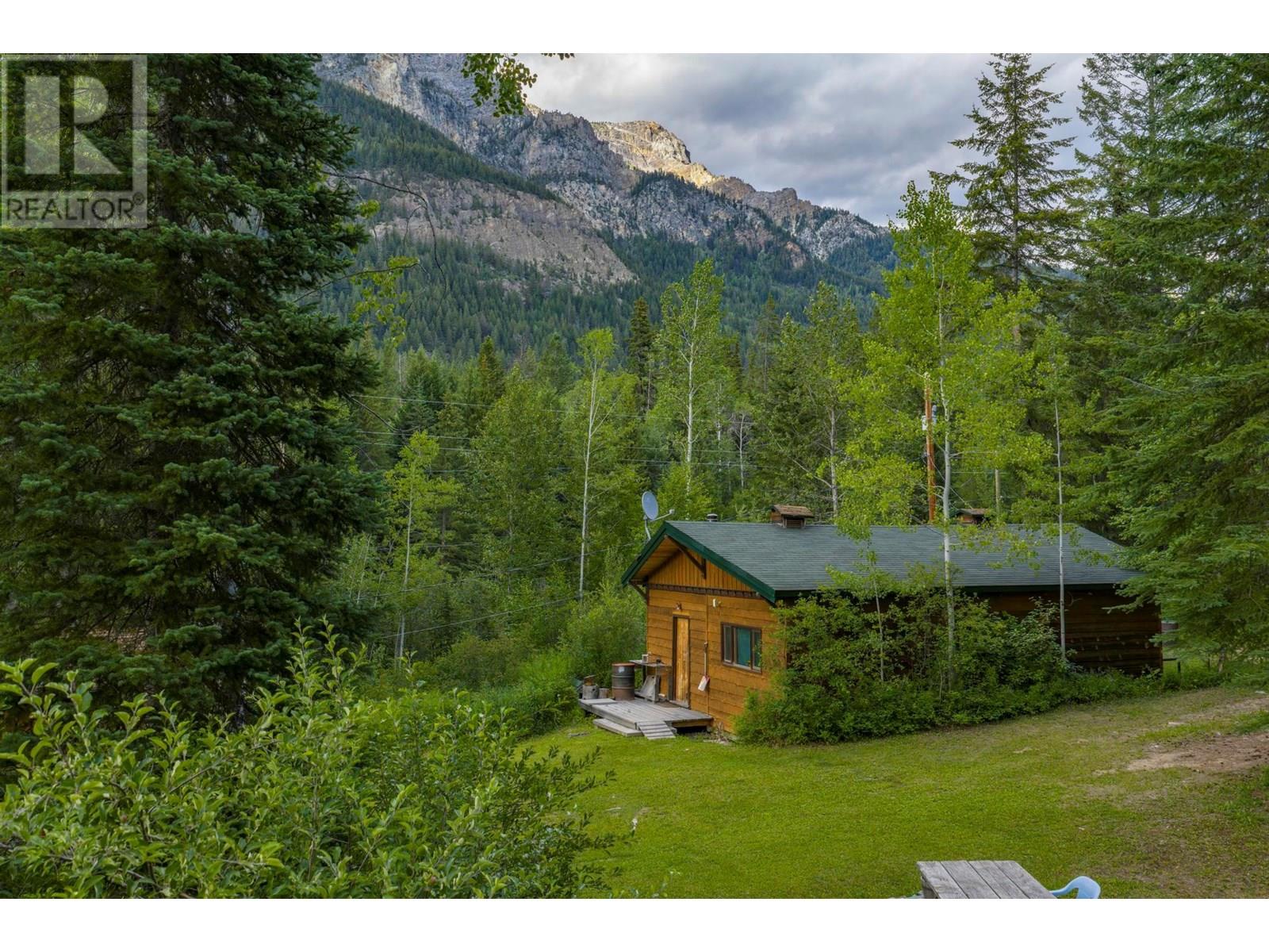 1739 Campbell Road, Golden, British Columbia  V0A 1H7 - Photo 40 - 10356379