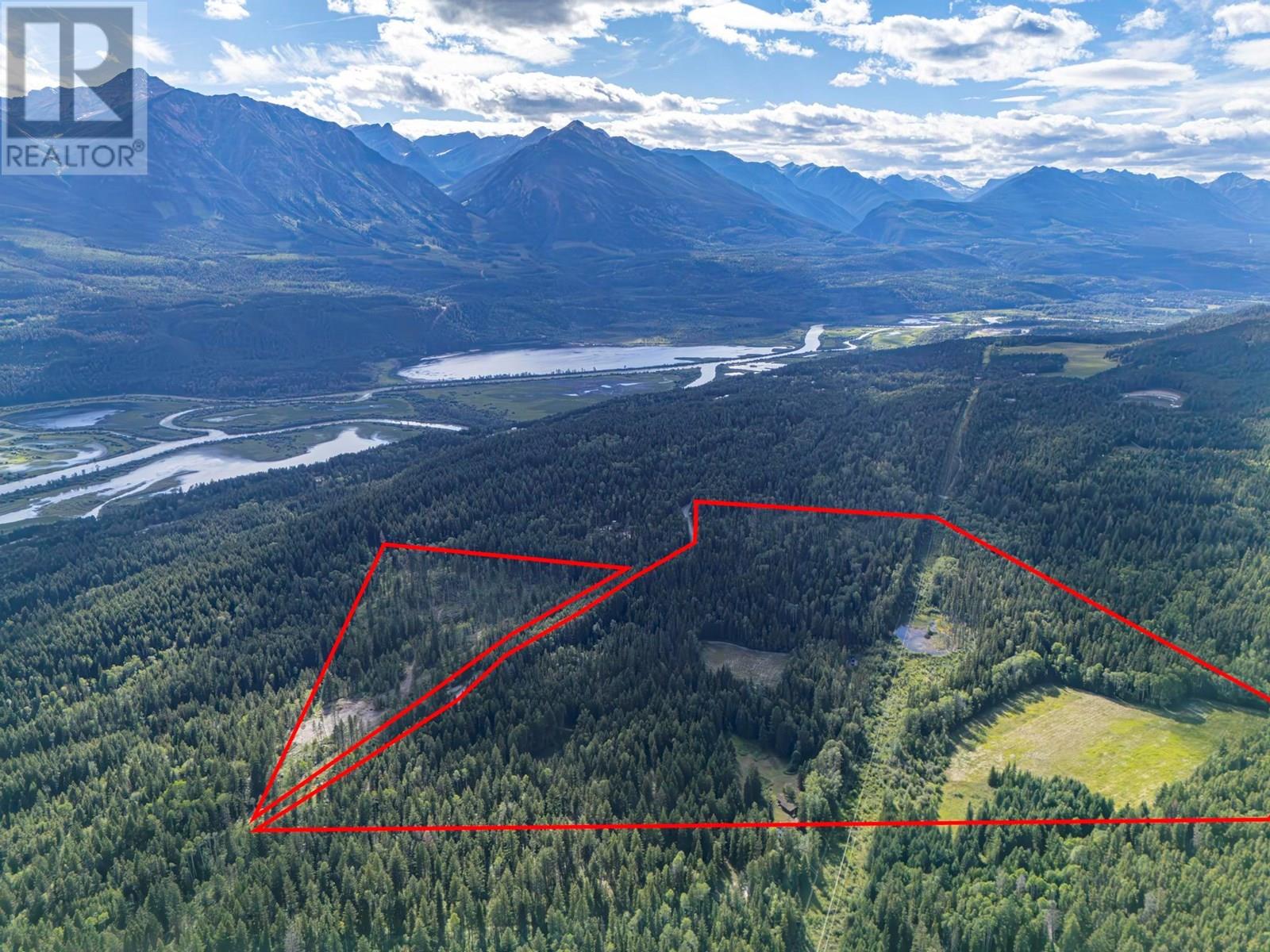1739 Campbell Road, Golden, British Columbia  V0A 1H7 - Photo 8 - 10356379