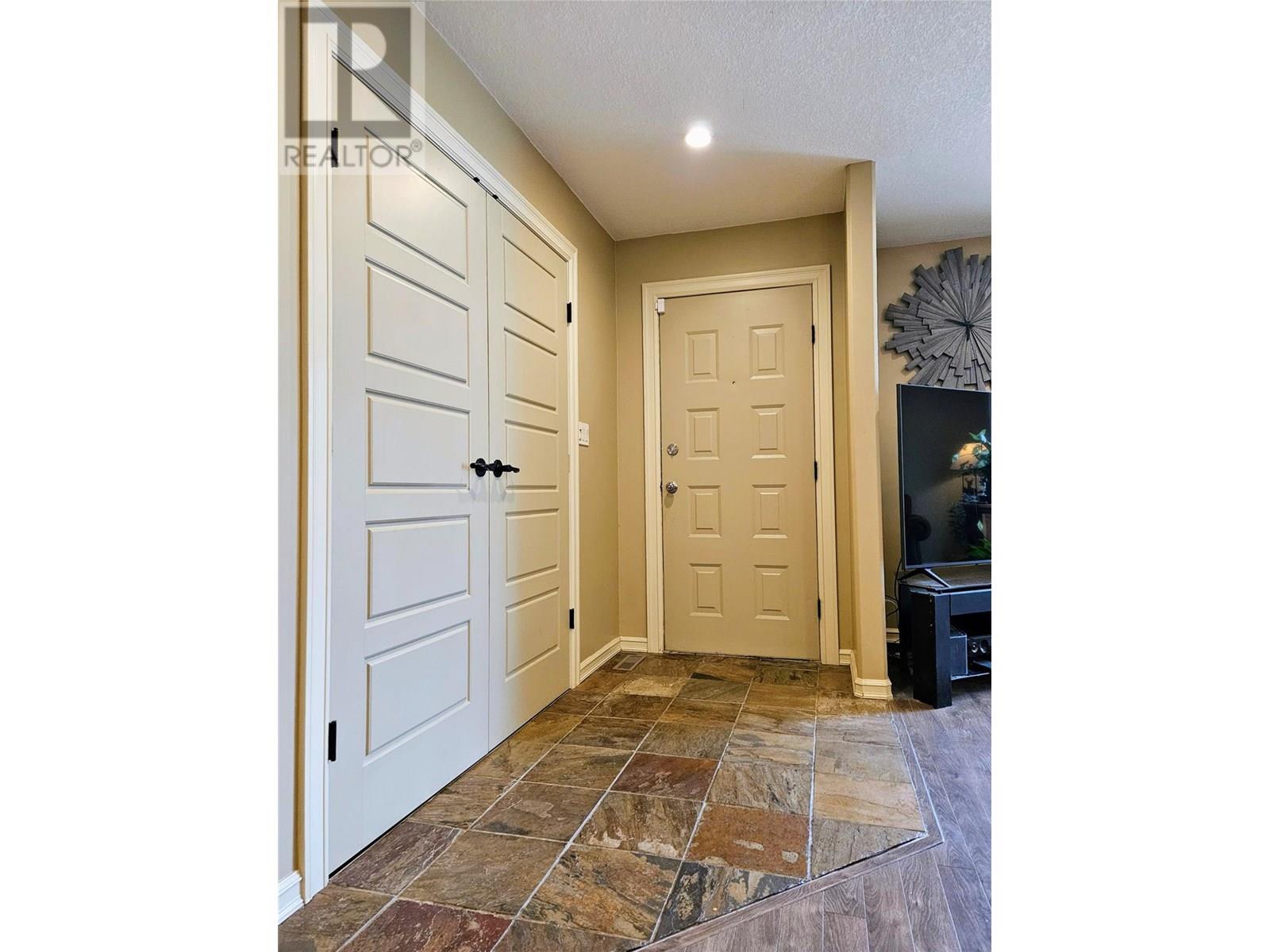 1718 9th Avenue, Invermere, British Columbia  V0A 1K0 - Photo 5 - 10356312