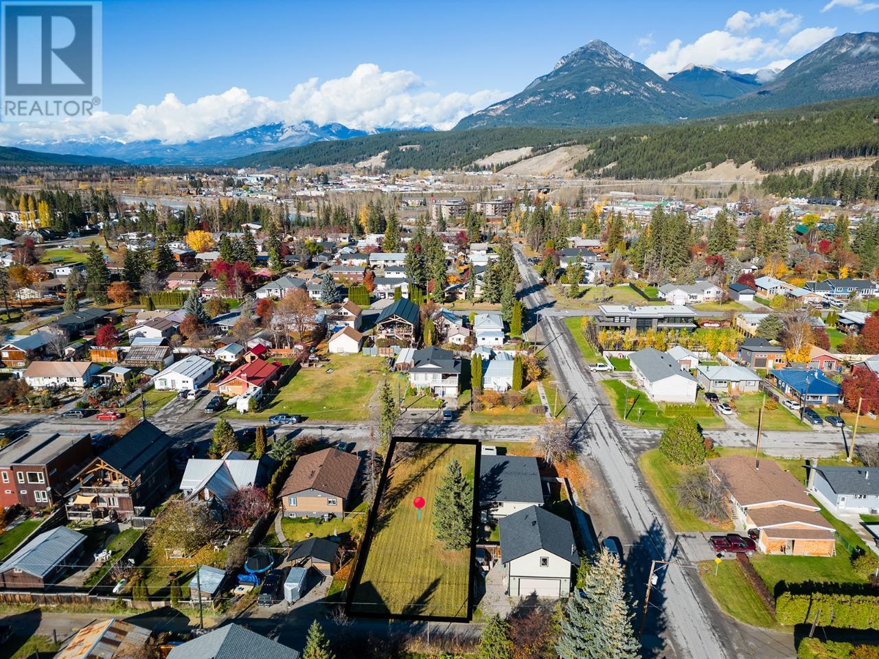 618 8th  S Street, Golden, British Columbia  V0A 1H0 - Photo 5 - 10356621