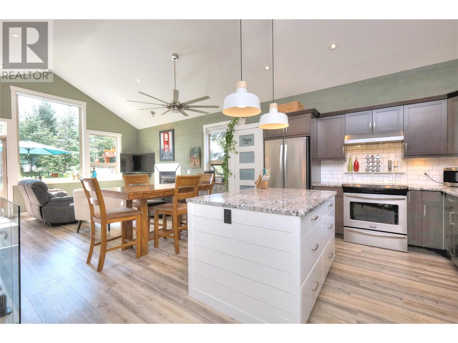 917 Copper Point Way, Windermere, British Columbia  V0A 1K3 - Photo 6 - 10356669