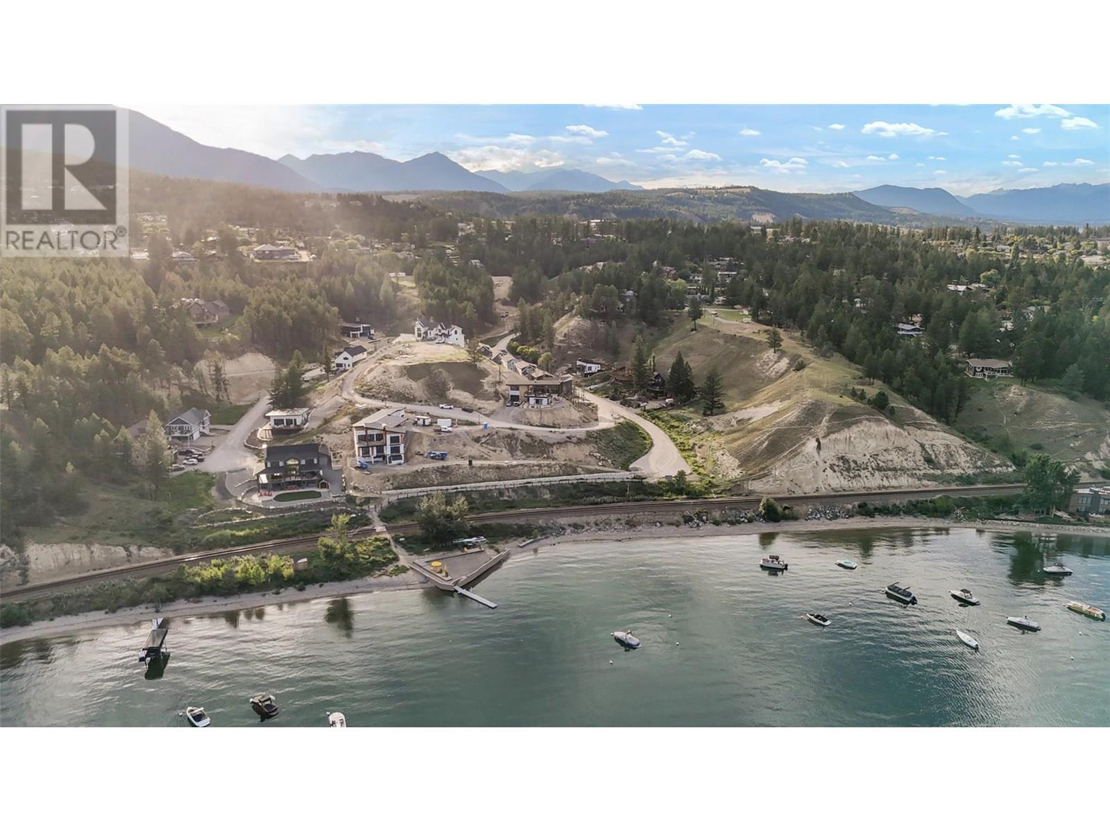 726 Taynton Drive, Invermere, British Columbia  V0A 1K6 - Photo 2 - 10356768