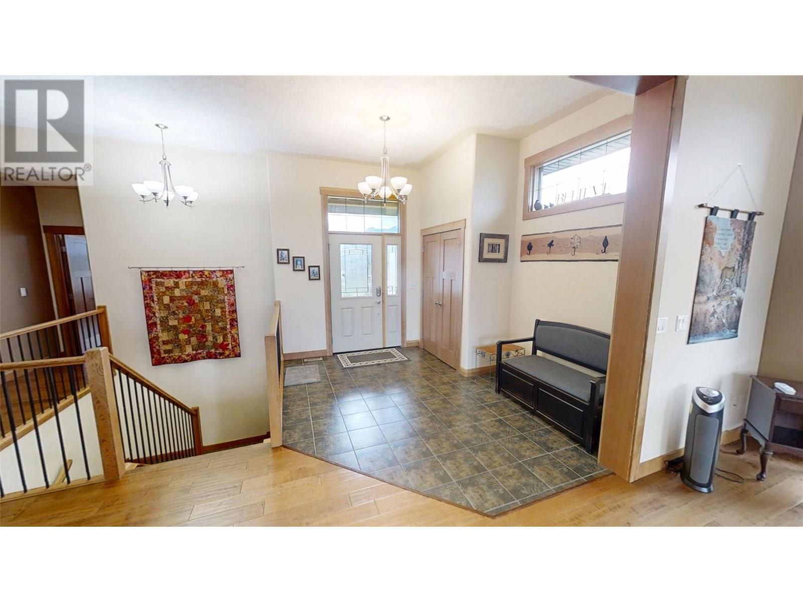 129 Westside Road, Invermere, British Columbia  V0A 1K5 - Photo 11 - 10356802