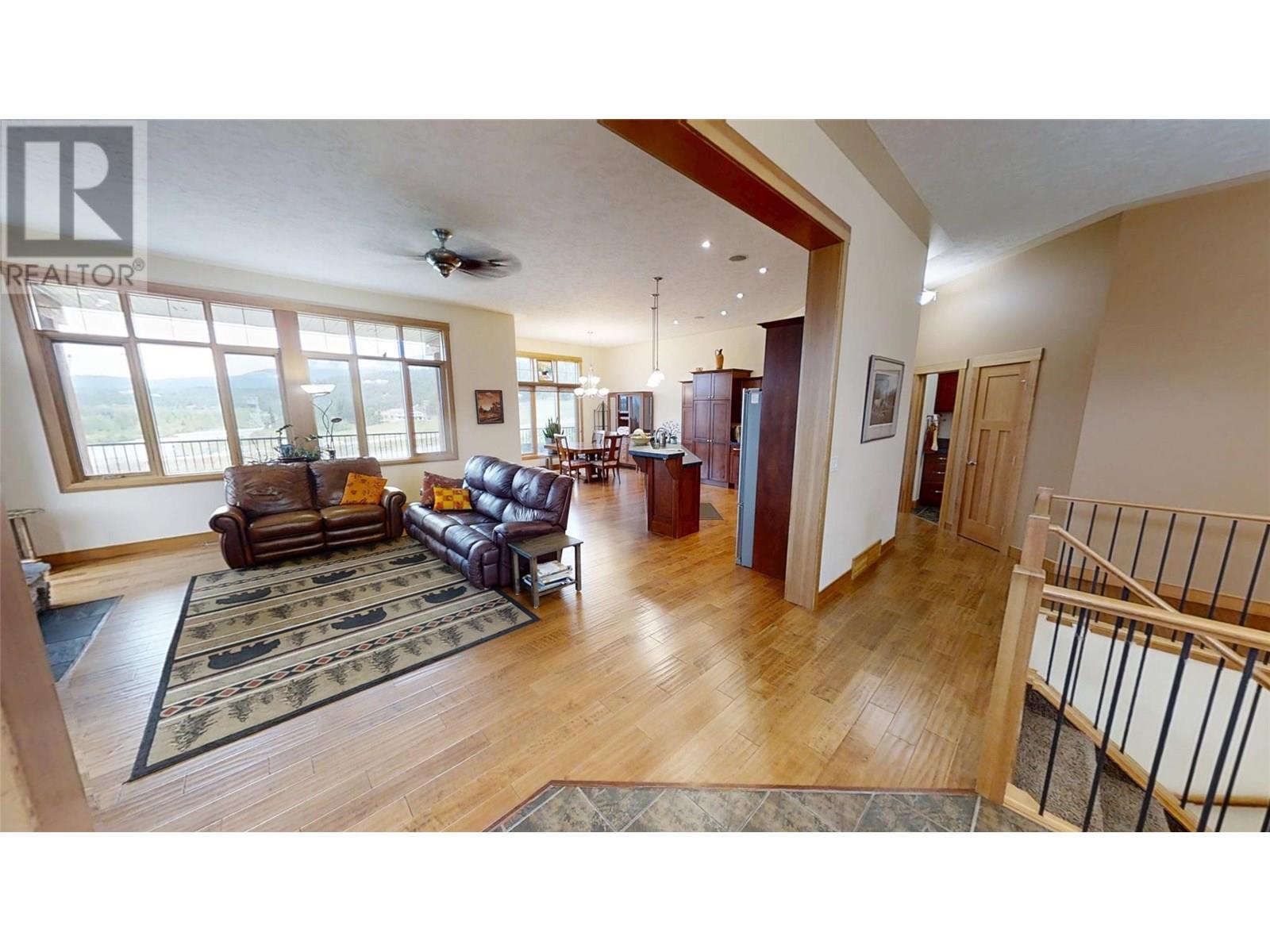 129 Westside Road, Invermere, British Columbia  V0A 1K5 - Photo 12 - 10356802
