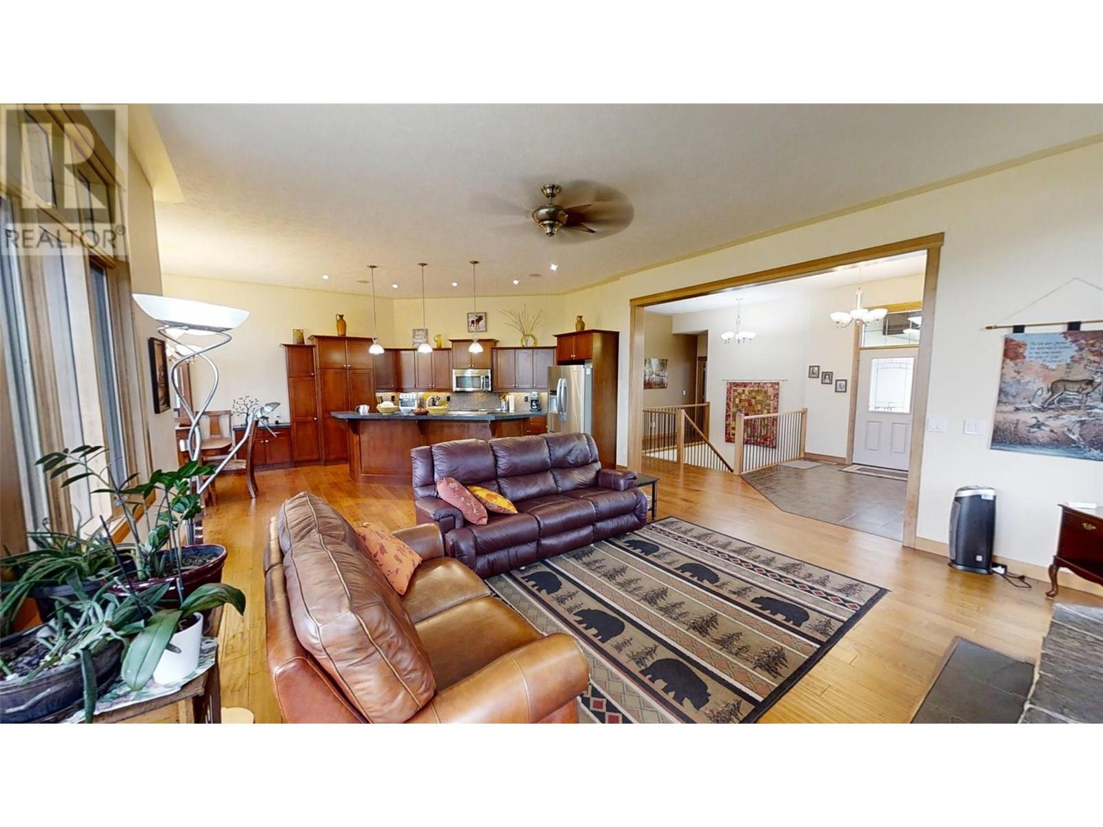 129 Westside Road, Invermere, British Columbia  V0A 1K5 - Photo 16 - 10356802