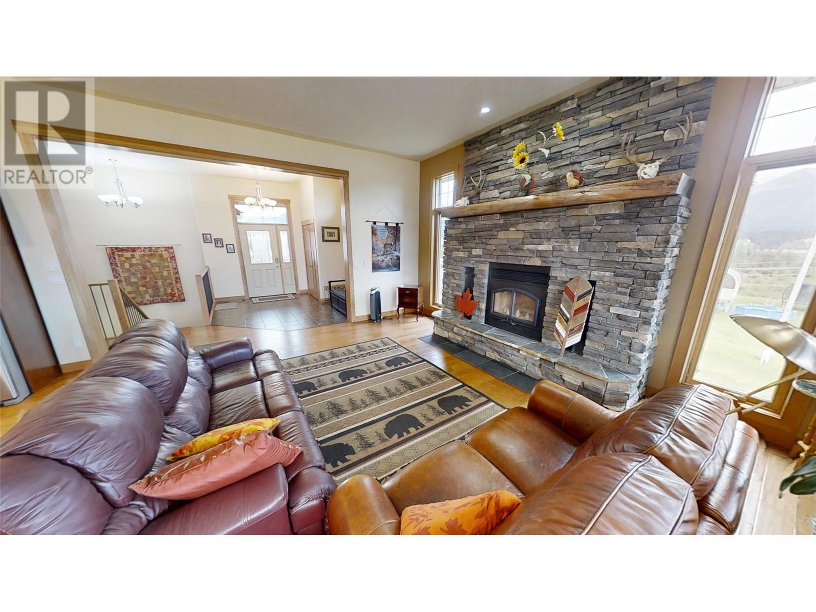 129 Westside Road, Invermere, British Columbia  V0A 1K5 - Photo 21 - 10356802