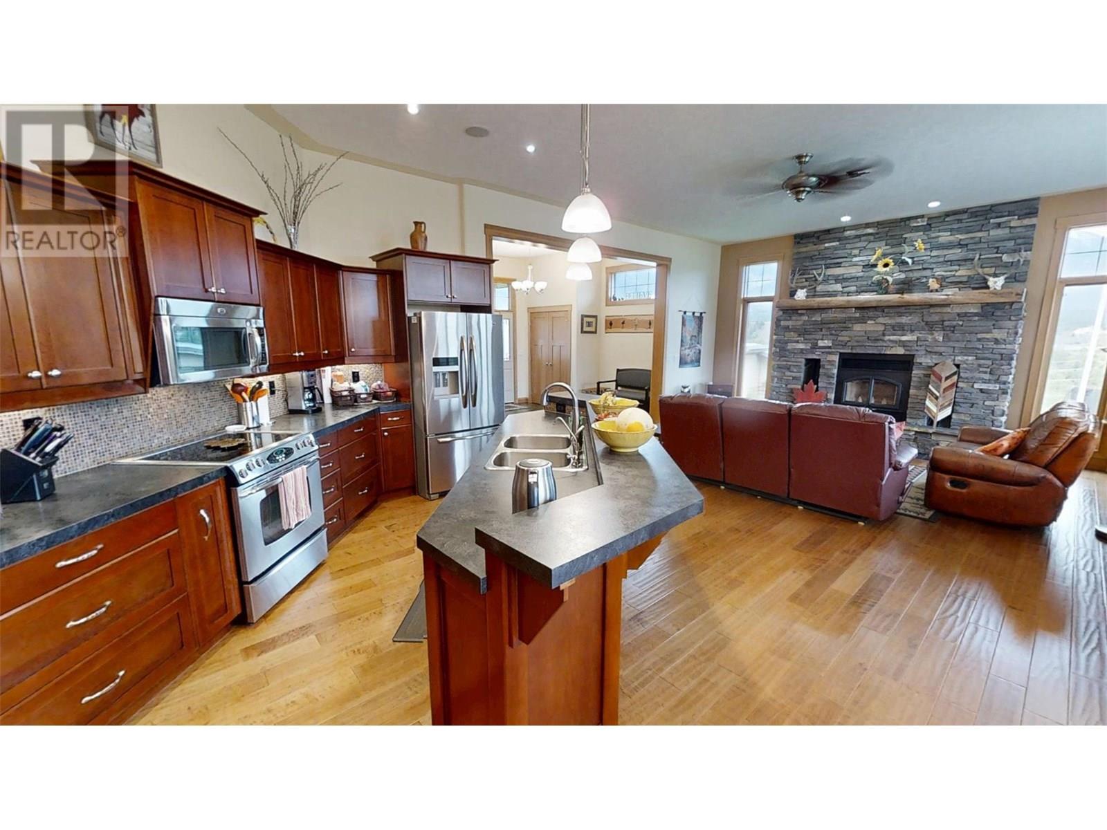 129 Westside Road, Invermere, British Columbia  V0A 1K5 - Photo 24 - 10356802
