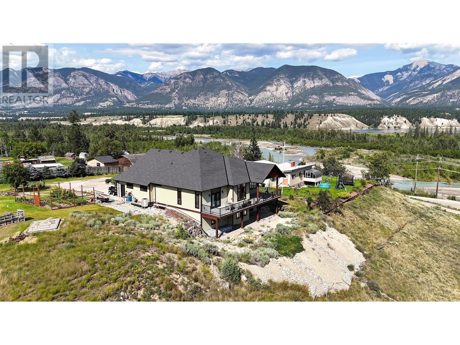 129 Westside Road, Invermere, British Columbia  V0A 1K5 - Photo 3 - 10356802