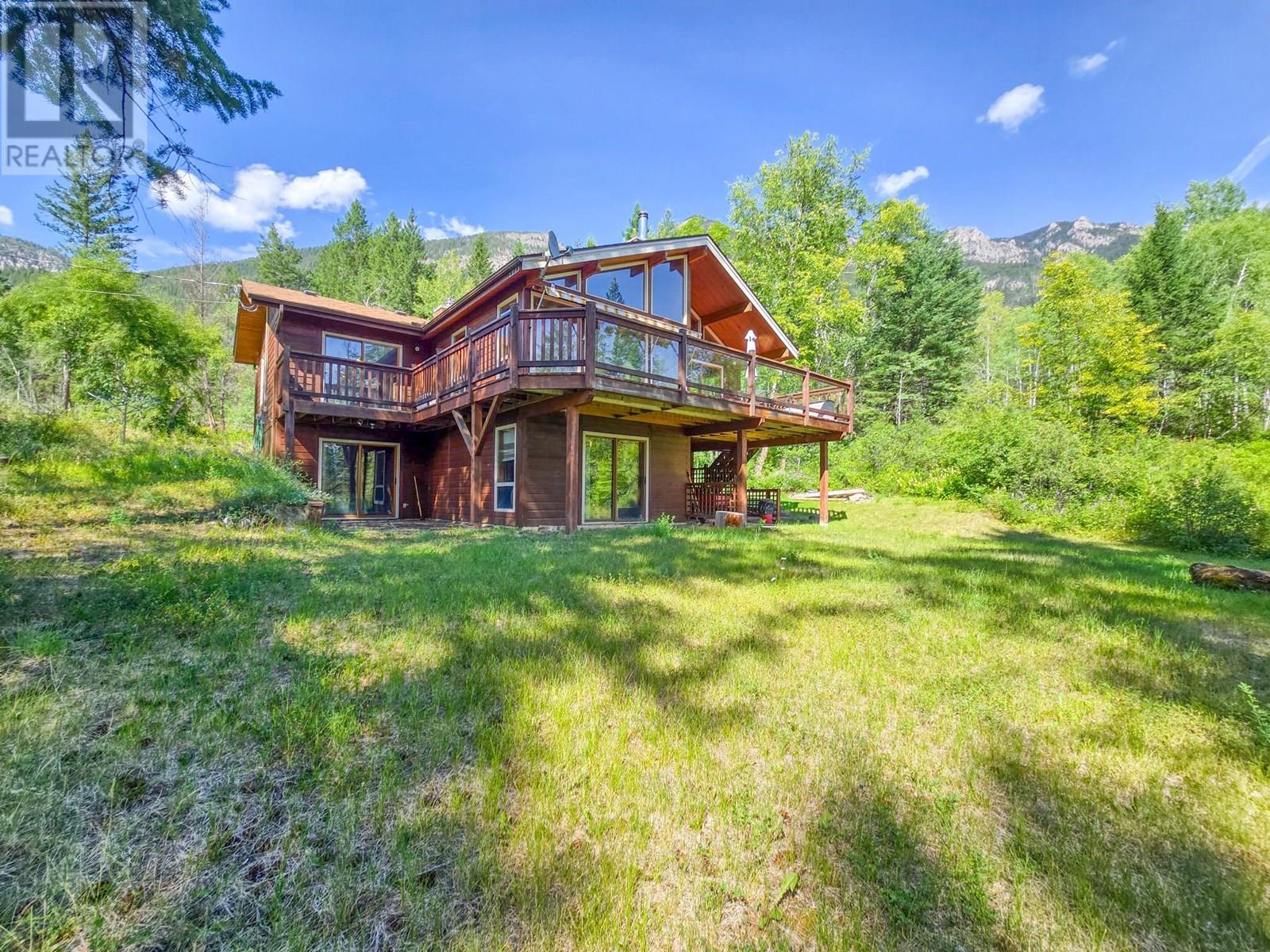 2830 Berrey Road, Brisco, British Columbia