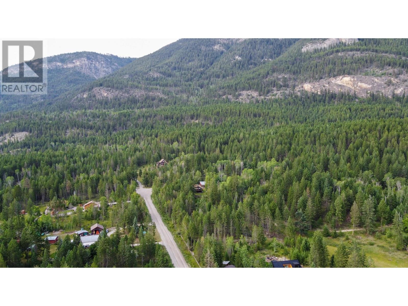 2830 Berrey Road, Brisco, British Columbia  V0A 1B0 - Photo 10 - 10356151
