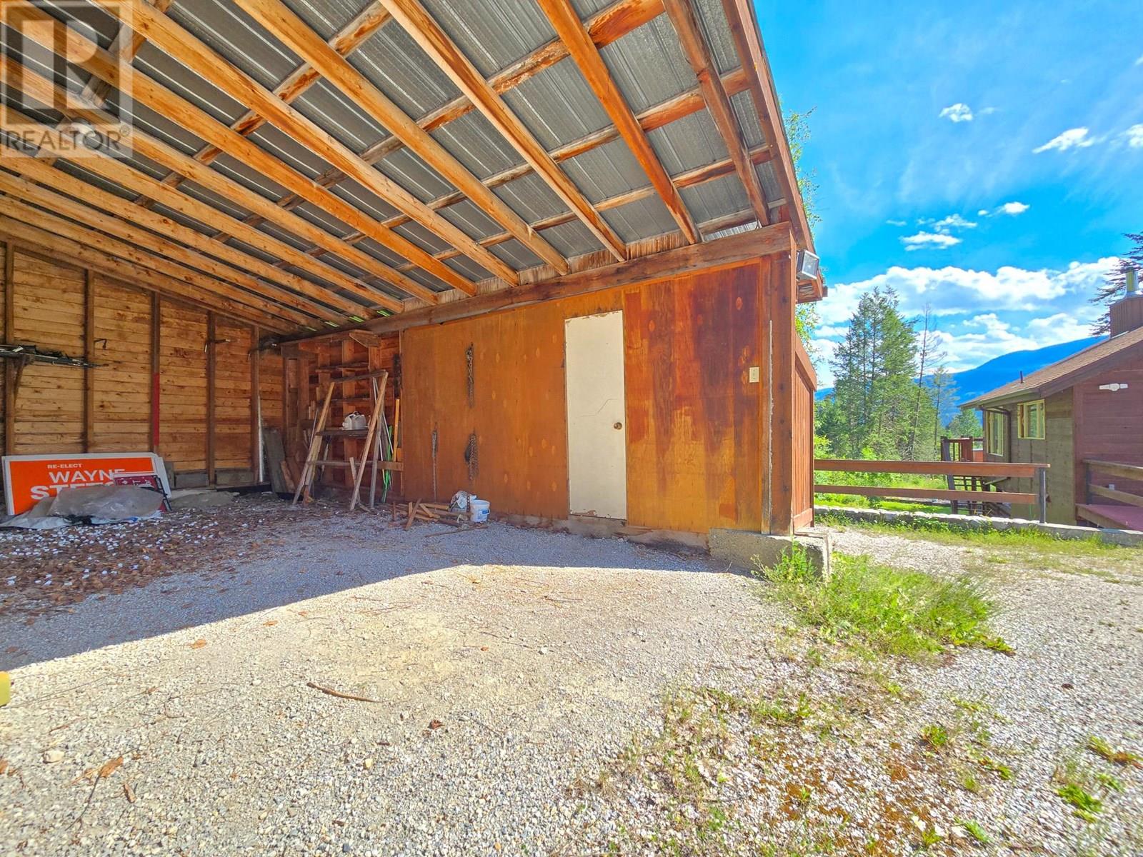 2830 Berrey Road, Brisco, British Columbia  V0A 1B0 - Photo 18 - 10356151