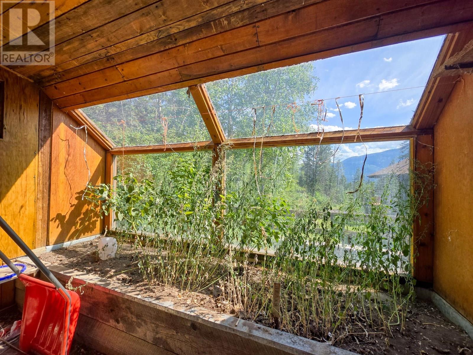 2830 Berrey Road, Brisco, British Columbia  V0A 1B0 - Photo 19 - 10356151