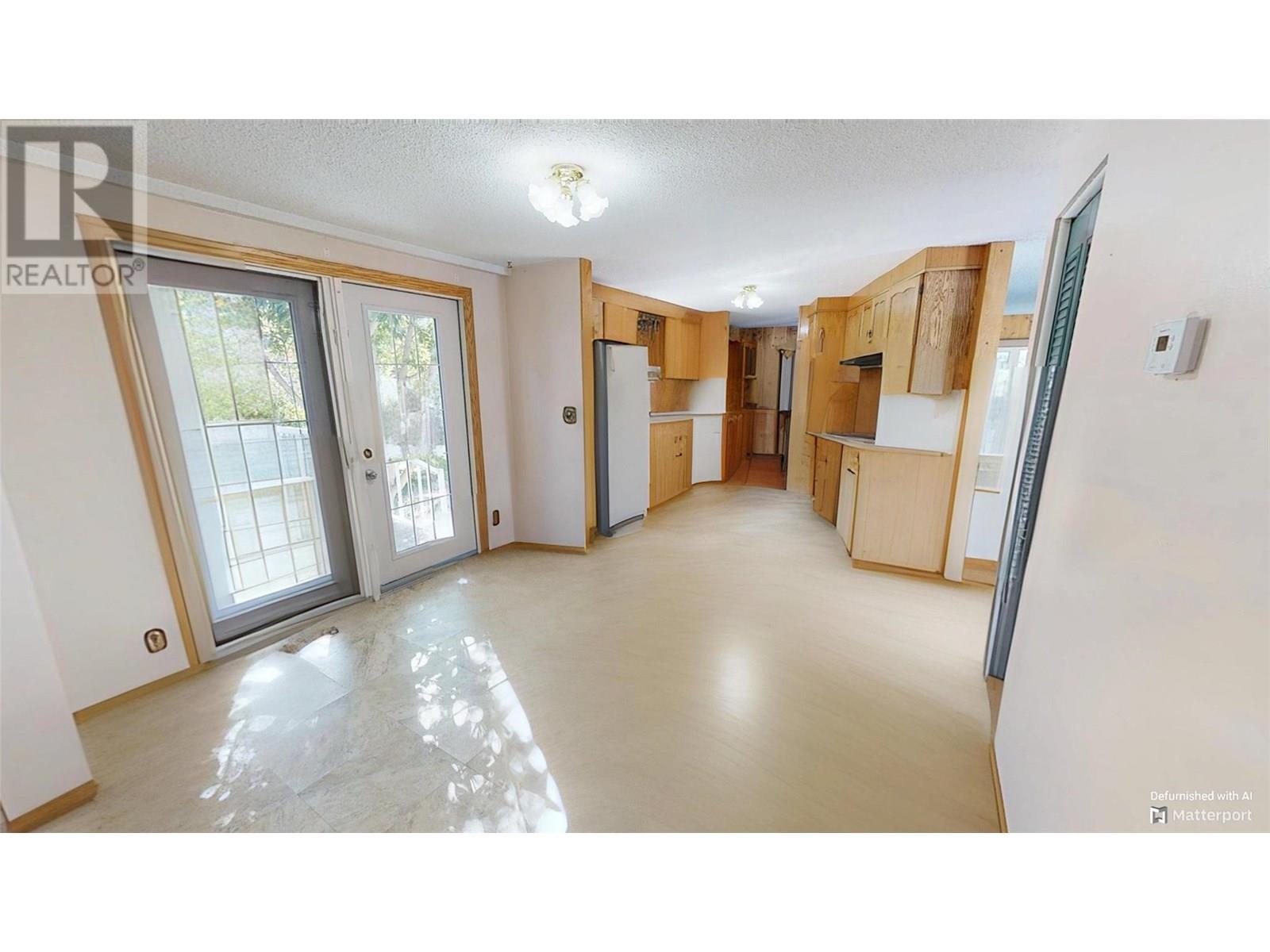 7516 Columbia Avenue, Radium Hot Springs, British Columbia  V0A 1M0 - Photo 3 - 10357048