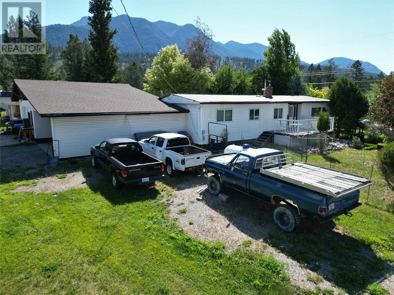 7516 Columbia Avenue, Radium Hot Springs, British Columbia  V0A 1M0 - Photo 41 - 10357048