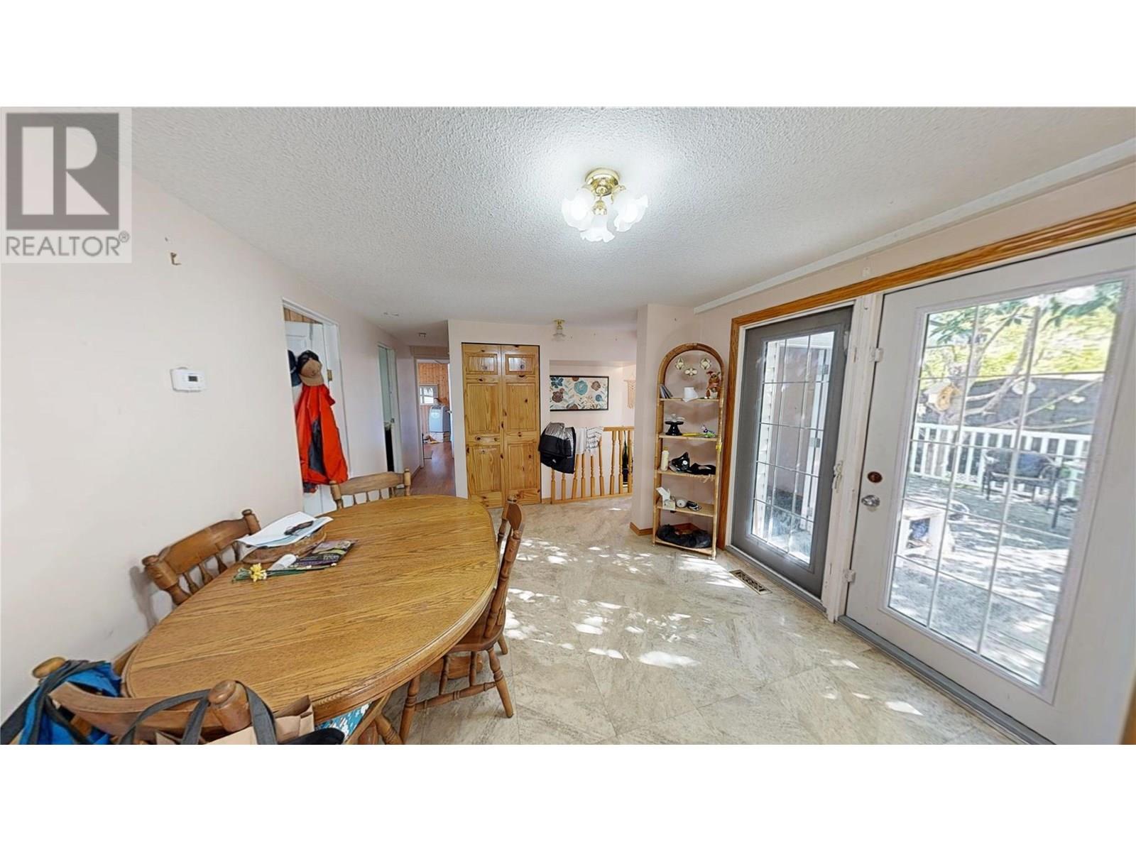 7516 Columbia Avenue, Radium Hot Springs, British Columbia  V0A 1M0 - Photo 5 - 10357048