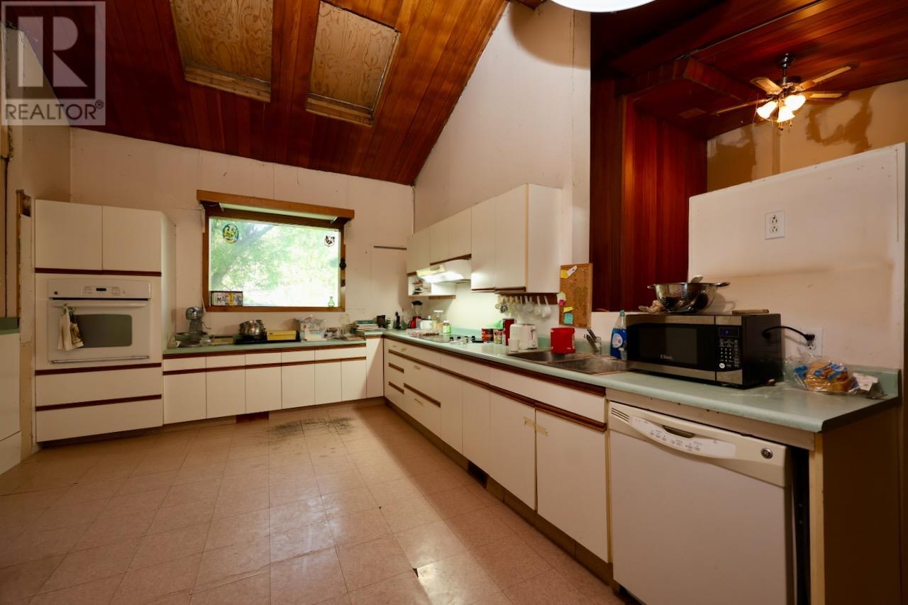 2383 Kettleston Road, Golden, British Columbia  V0A 1H0 - Photo 61 - 10357294