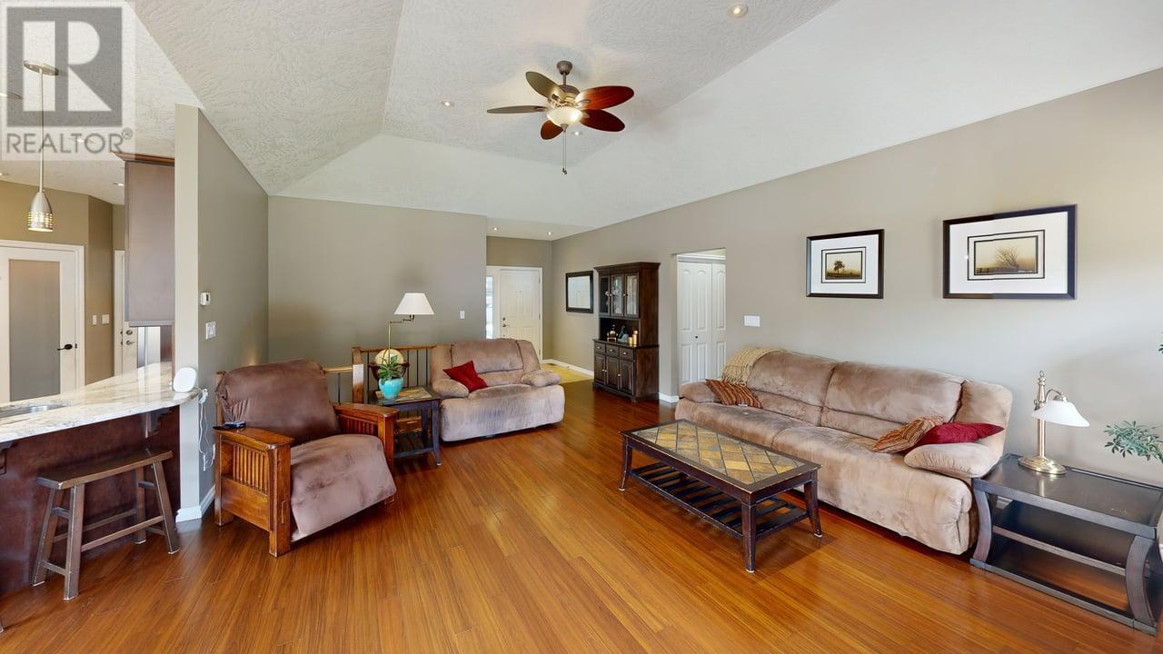 1448 Hemlock Street, Golden, British Columbia  V0A 1H6 - Photo 10 - 10356953