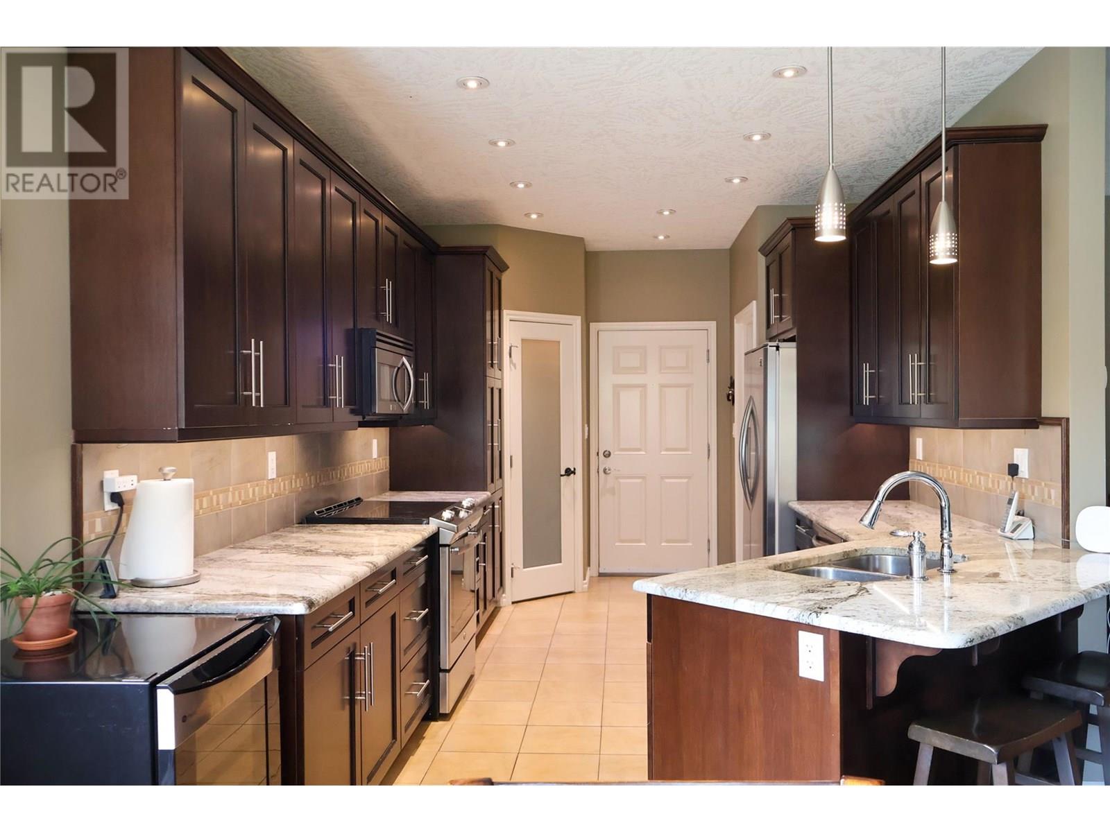 1448 Hemlock Street, Golden, British Columbia  V0A 1H6 - Photo 14 - 10356953