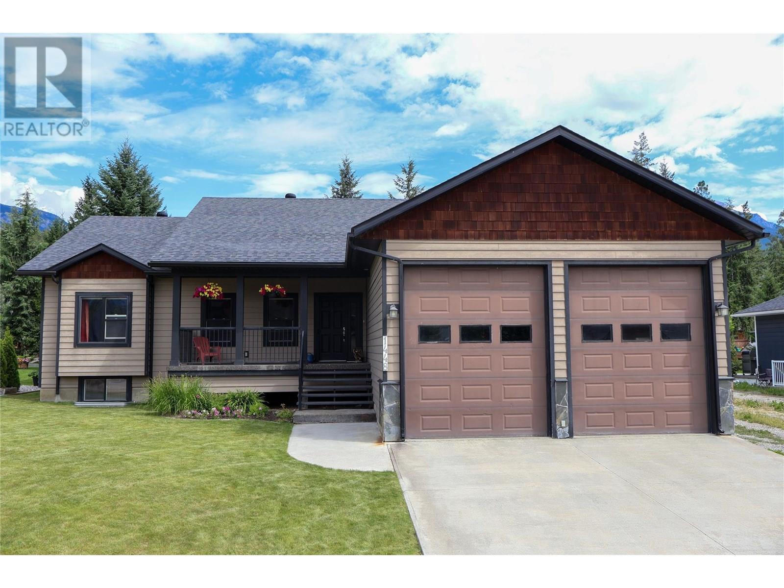 1448 Hemlock Street, Golden, British Columbia  V0A 1H6 - Photo 2 - 10356953