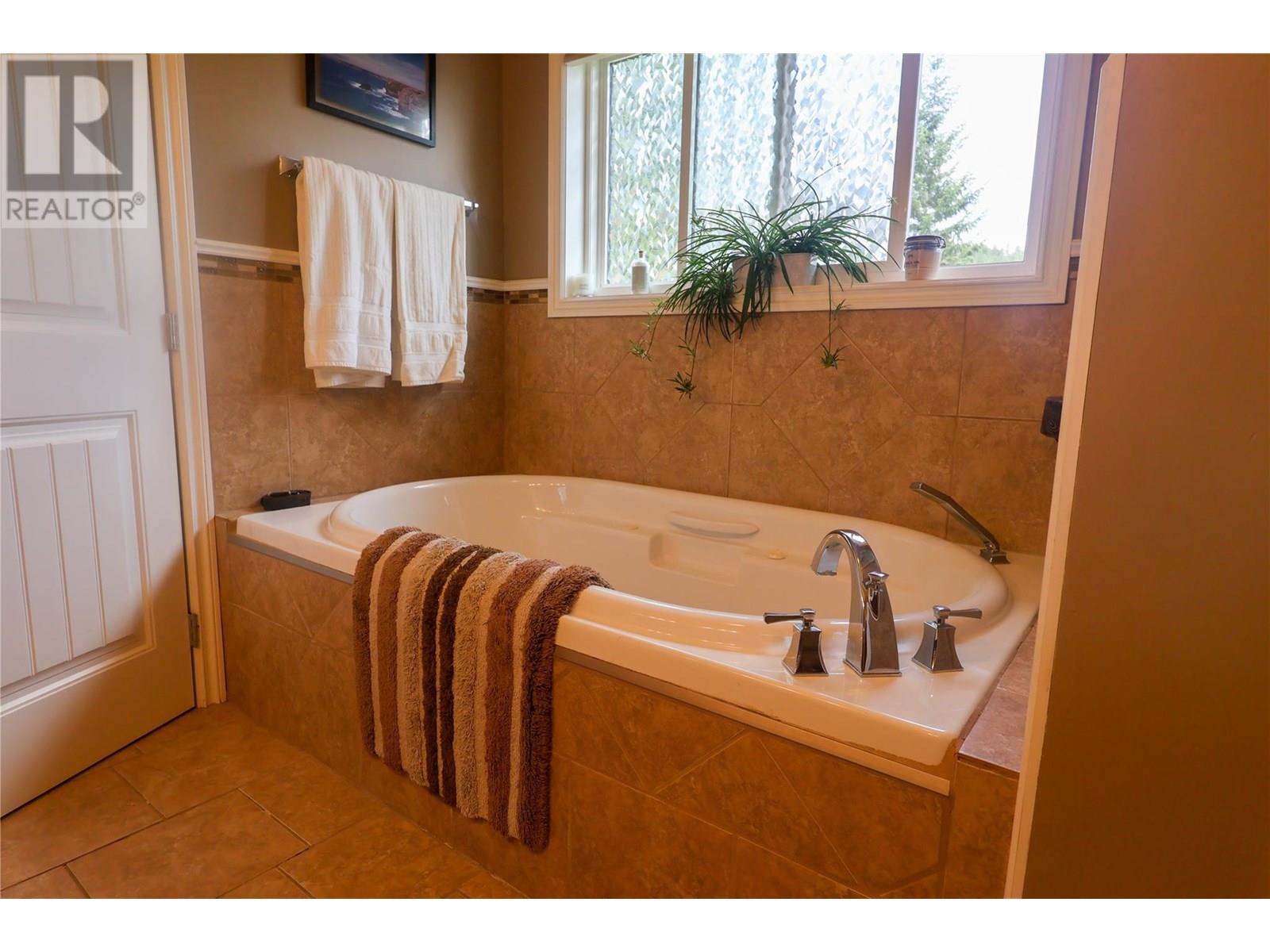 1448 Hemlock Street, Golden, British Columbia  V0A 1H6 - Photo 25 - 10356953