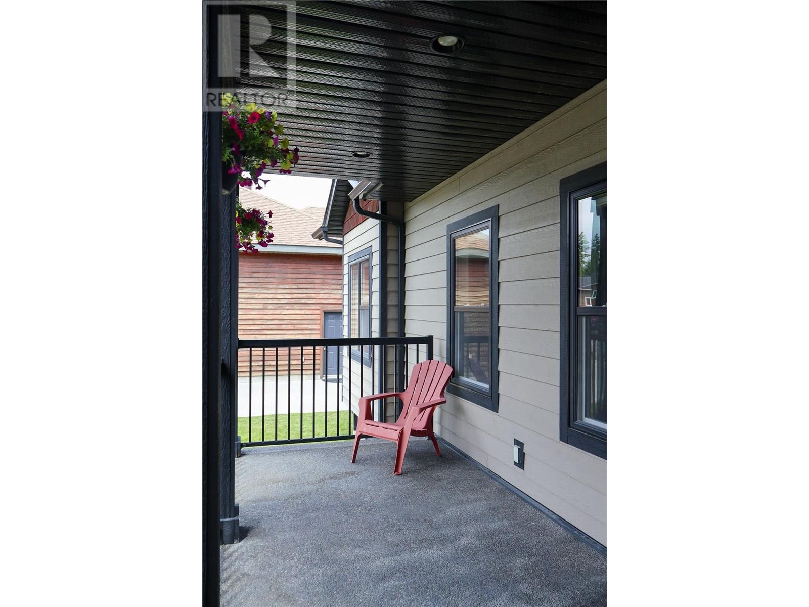 1448 Hemlock Street, Golden, British Columbia  V0A 1H6 - Photo 5 - 10356953