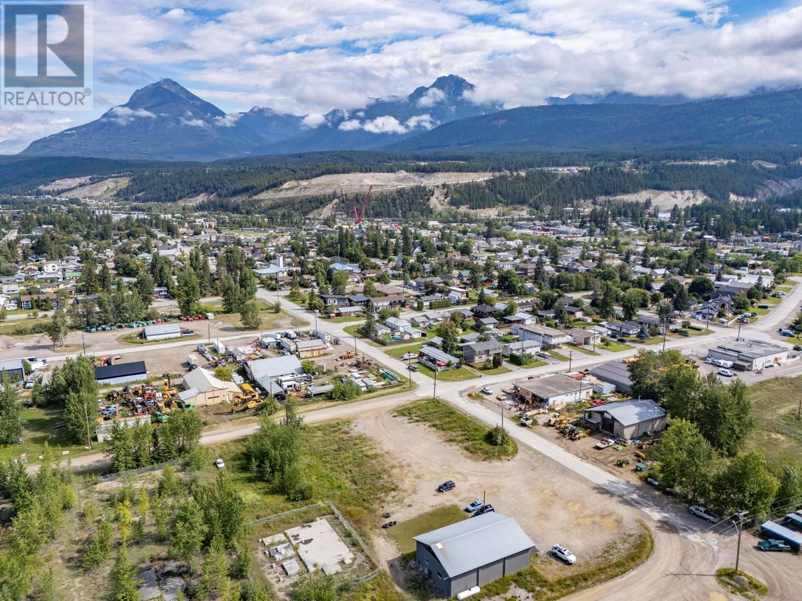 716 14th Street, Golden, British Columbia  V0A 1H0 - Photo 8 - 10357547