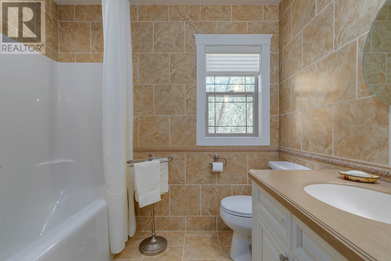 8566 Eacrett Road, Dry Gulch, British Columbia  V0A 1K2 - Photo 29 - 10357505