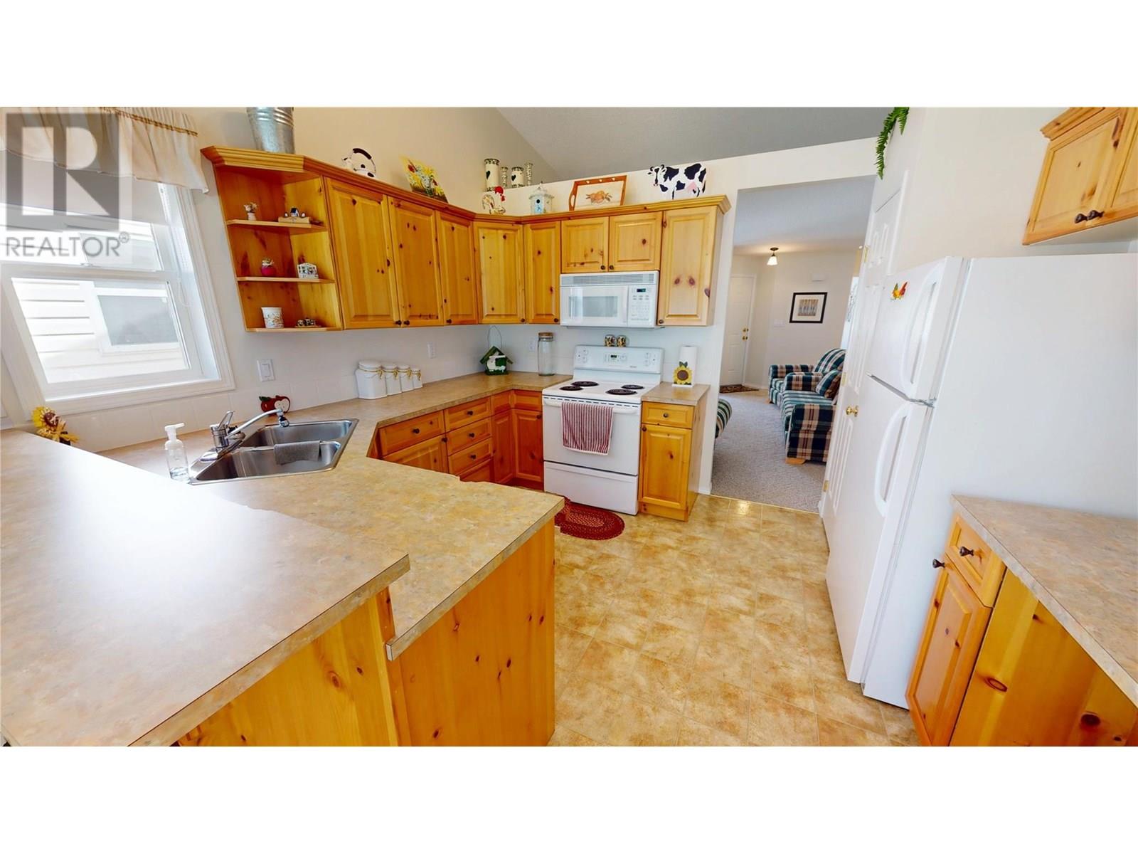 7515 Columbia Avenue Unit# 22, Radium Hot Springs, British Columbia  V0A 1M0 - Photo 6 - 10357816
