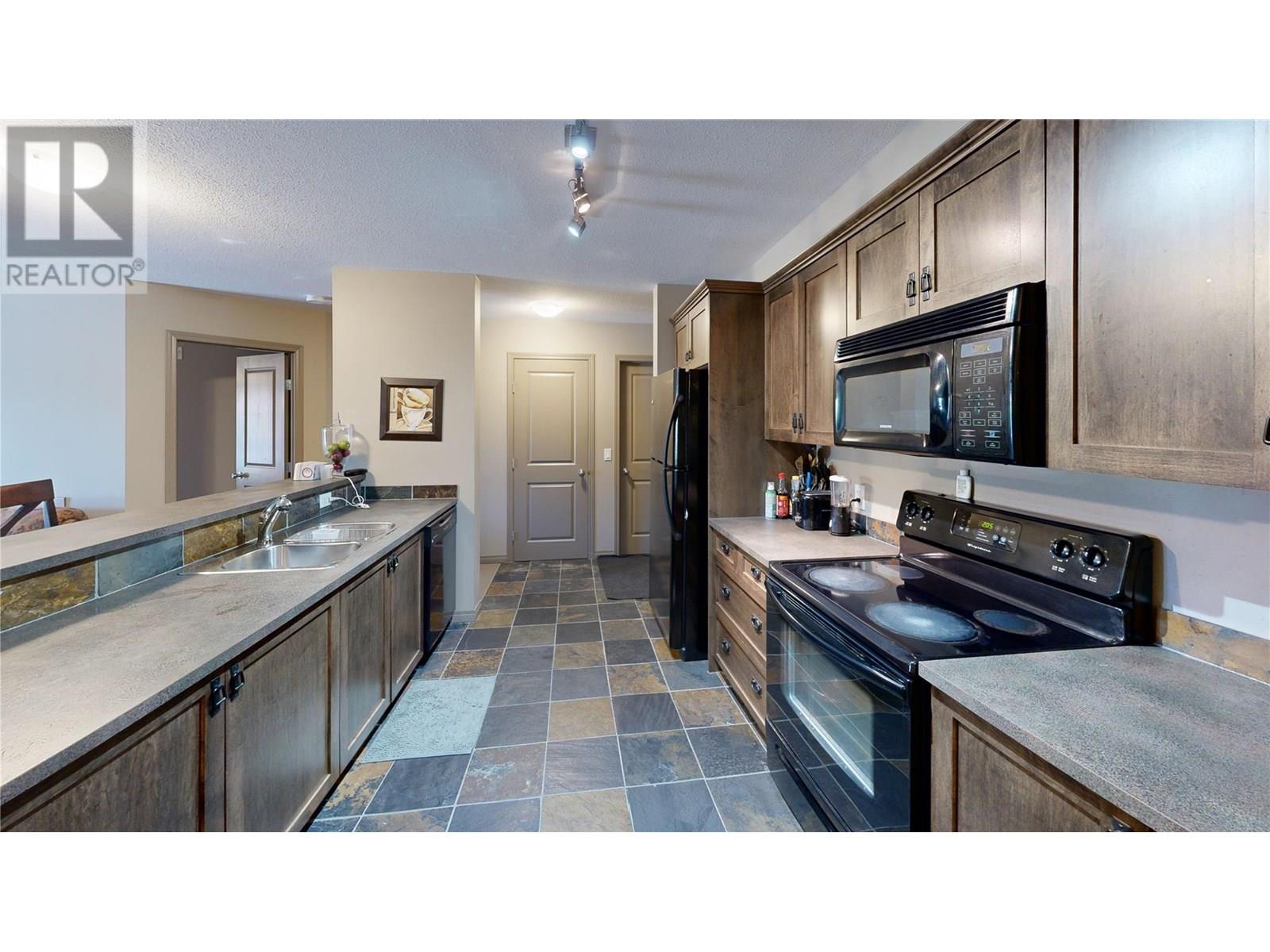 4874 Stanley Street Unit# 207, Radium Hot Springs, British Columbia  V0A 1M0 - Photo 2 - 10358083