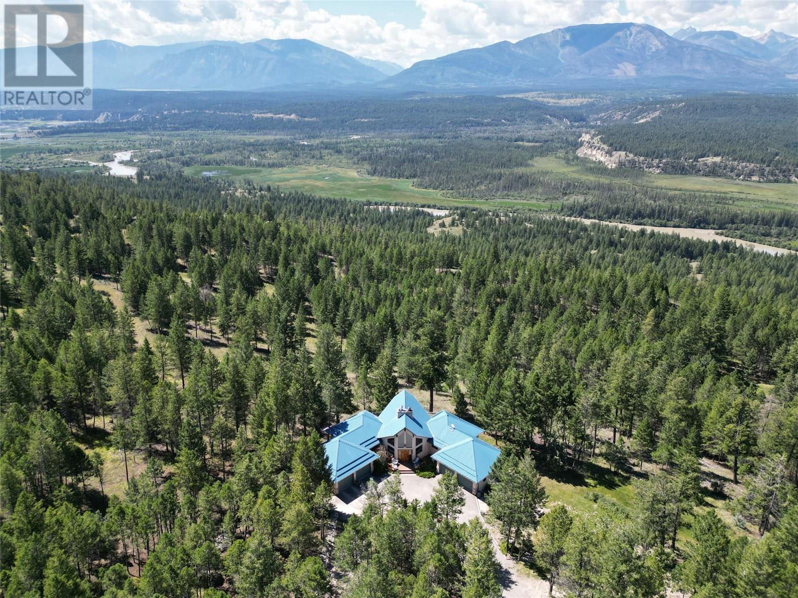 8161 93/95 Highway, Radium Hot Springs, British Columbia  V0A 1M0 - Photo 3 - 10358109