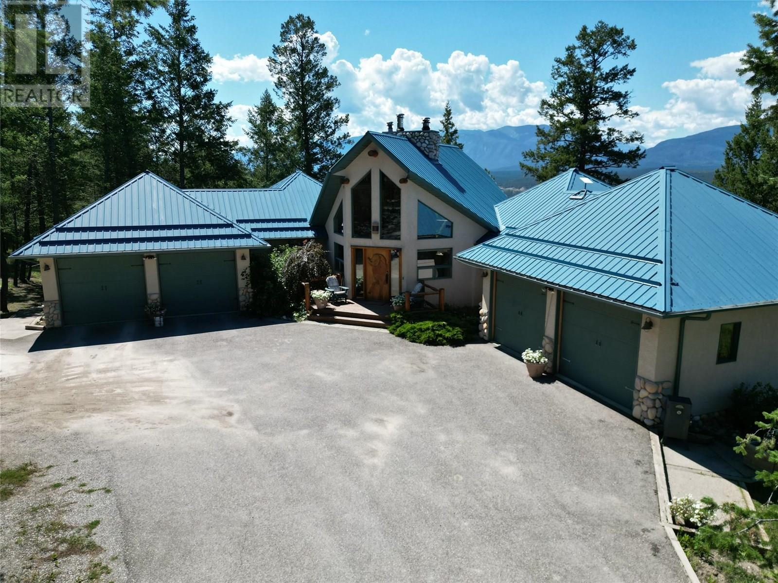 8161 93/95 Highway, Radium Hot Springs, British Columbia  V0A 1M0 - Photo 38 - 10358109